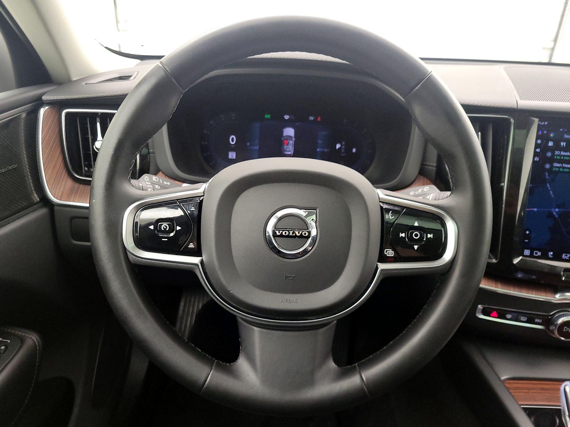 Thumbnail: 2023 Volvo XC60 - 10