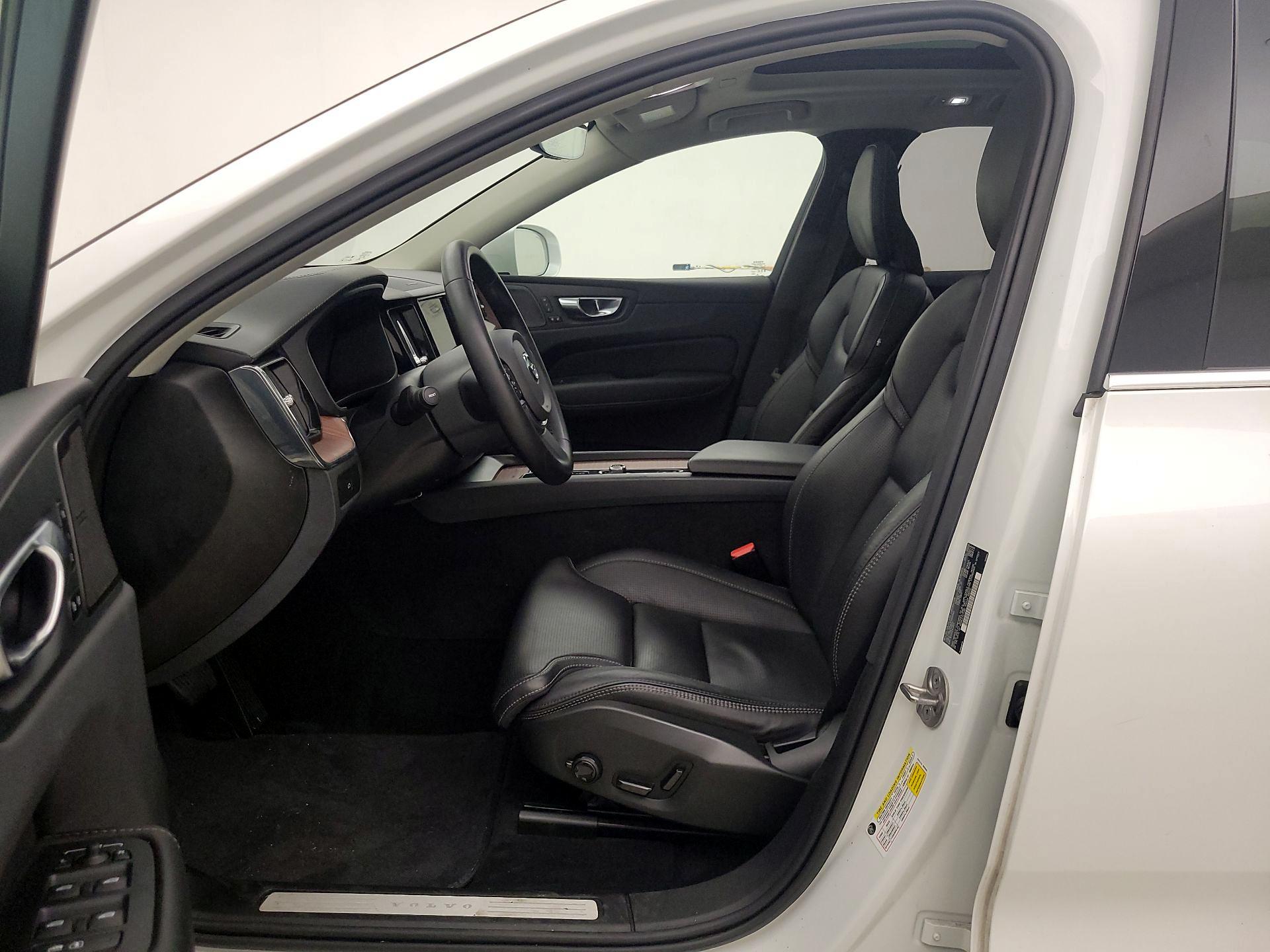 Thumbnail: 2023 Volvo XC60 - 11