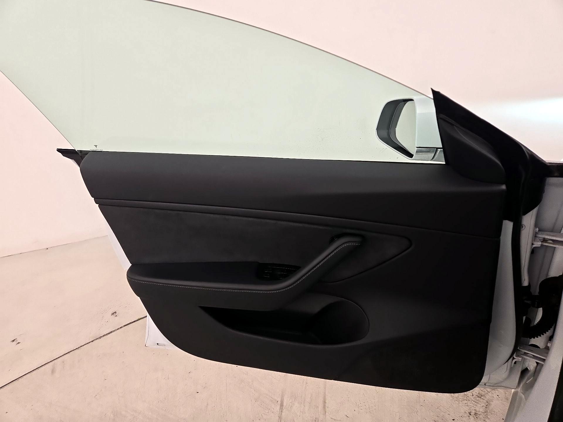 Thumbnail: 2019 Tesla Model 3 - 12
