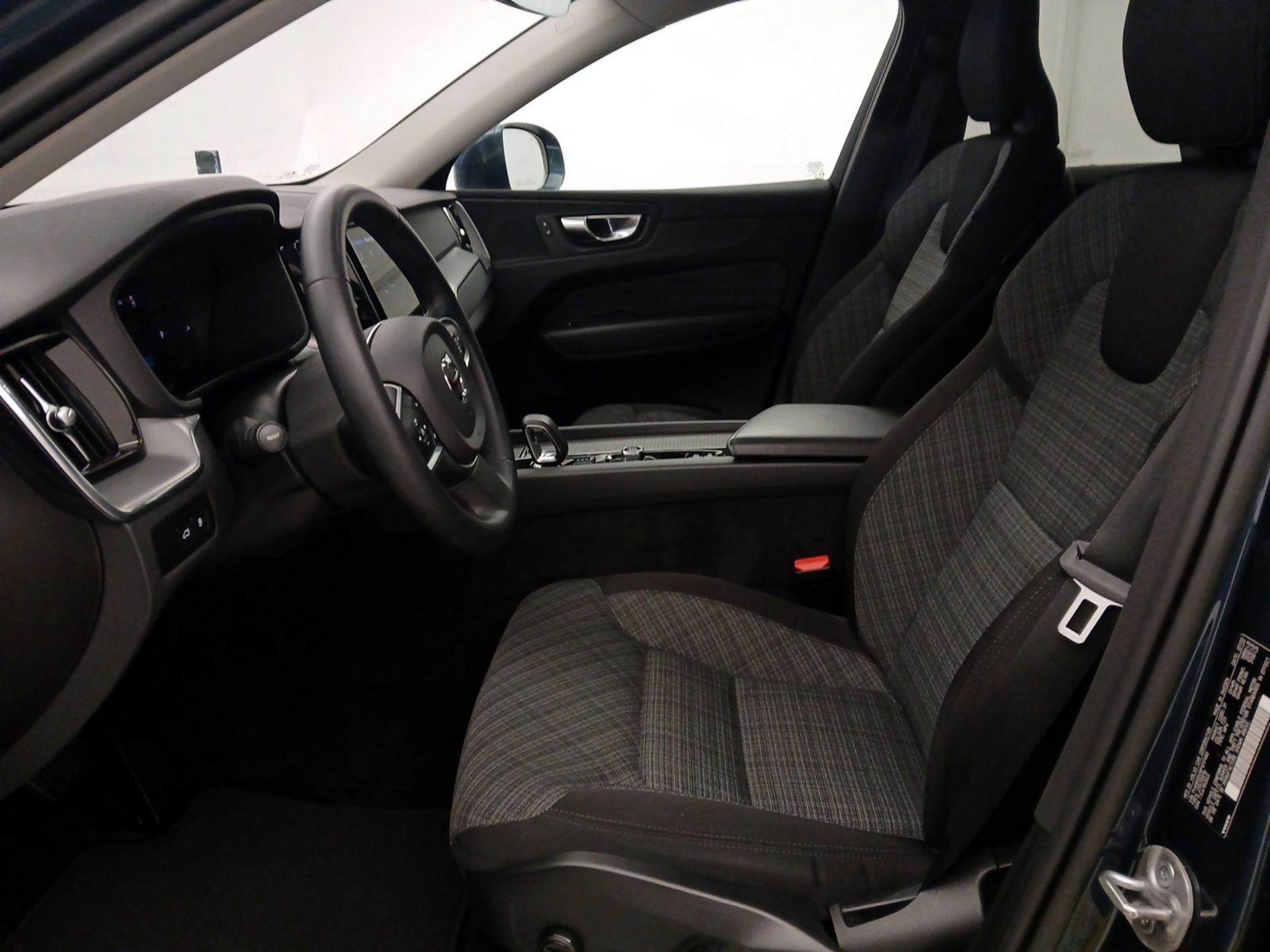 Thumbnail: 2023 Volvo XC60 - 11