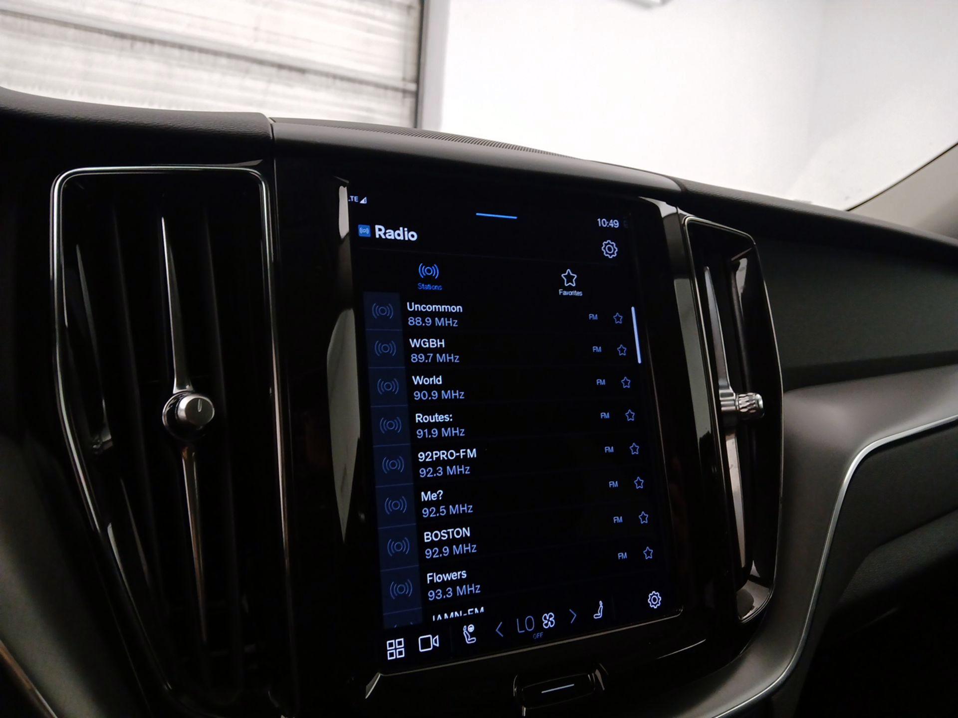Thumbnail: 2023 Volvo XC60 - 15