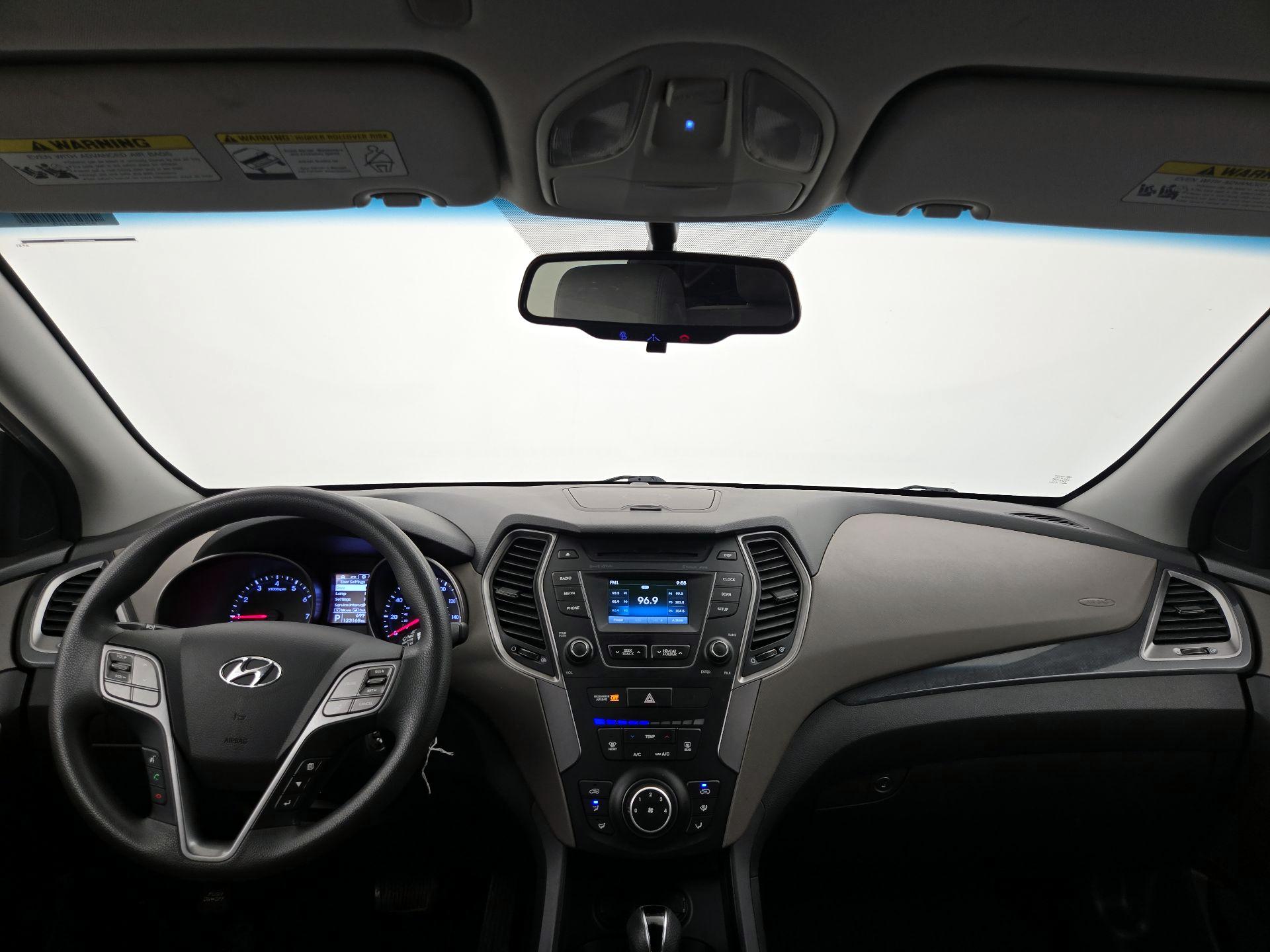 Thumbnail: 2016 Hyundai Santa Fe - 9