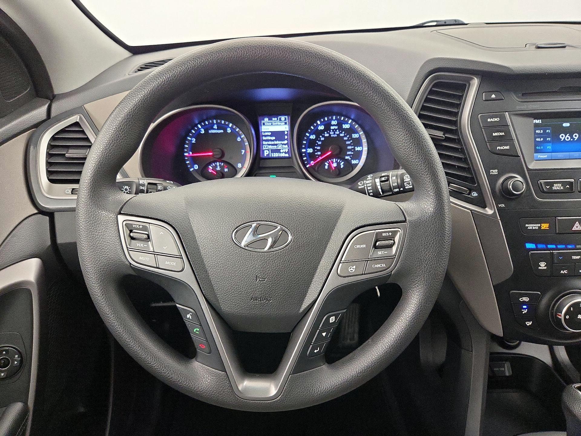 Thumbnail: 2016 Hyundai Santa Fe - 10