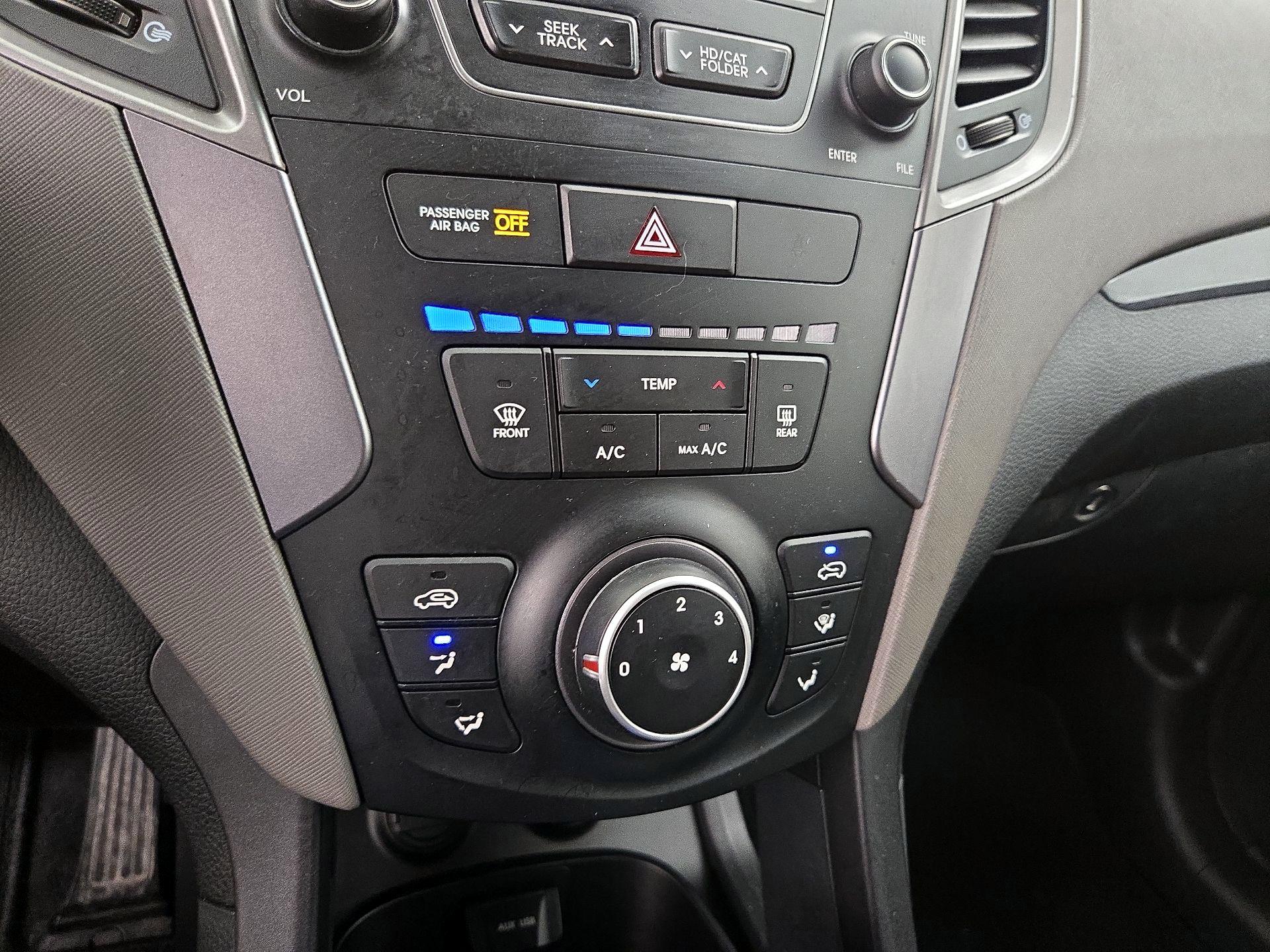 Thumbnail: 2016 Hyundai Santa Fe - 16