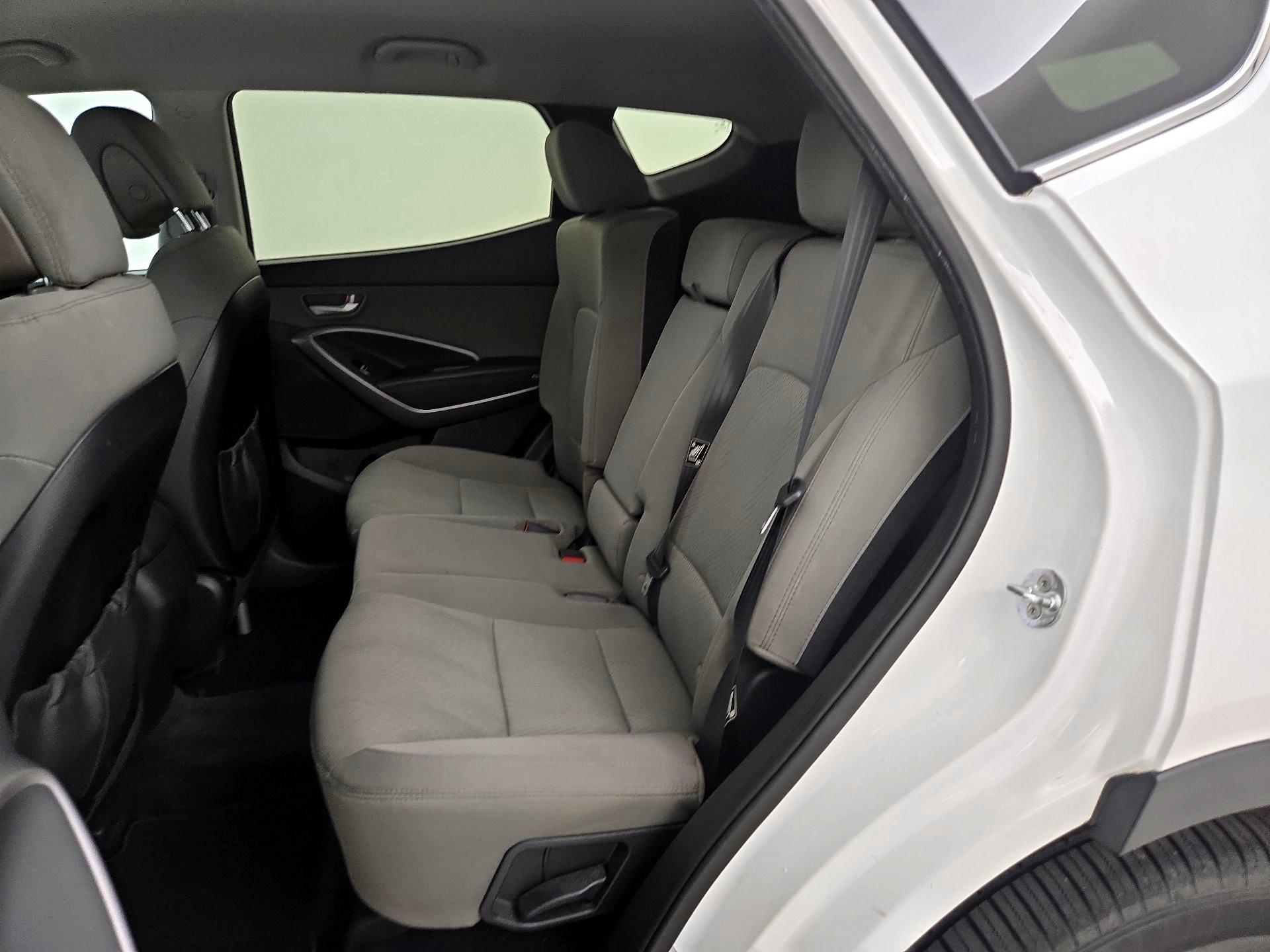 Thumbnail: 2016 Hyundai Santa Fe - 19