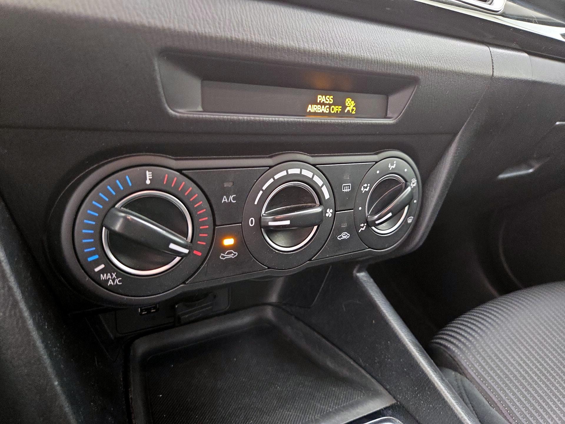 Thumbnail: 2015 Mazda Mazda3 - 16