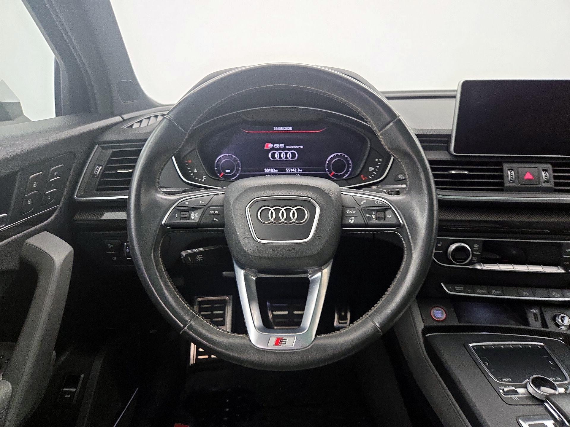 Thumbnail: 2020 Audi SQ5 - 10