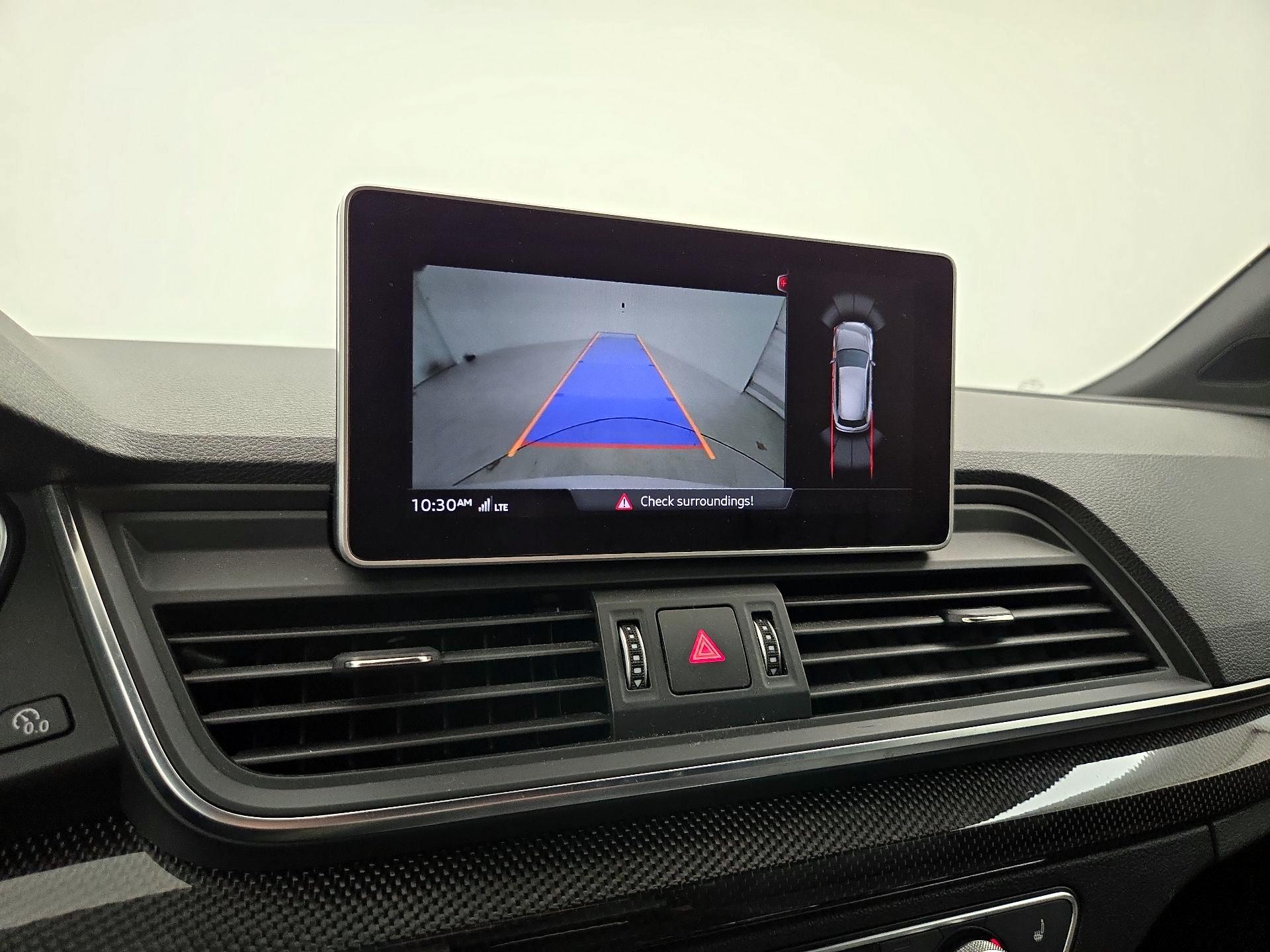 Thumbnail: 2020 Audi SQ5 - 15