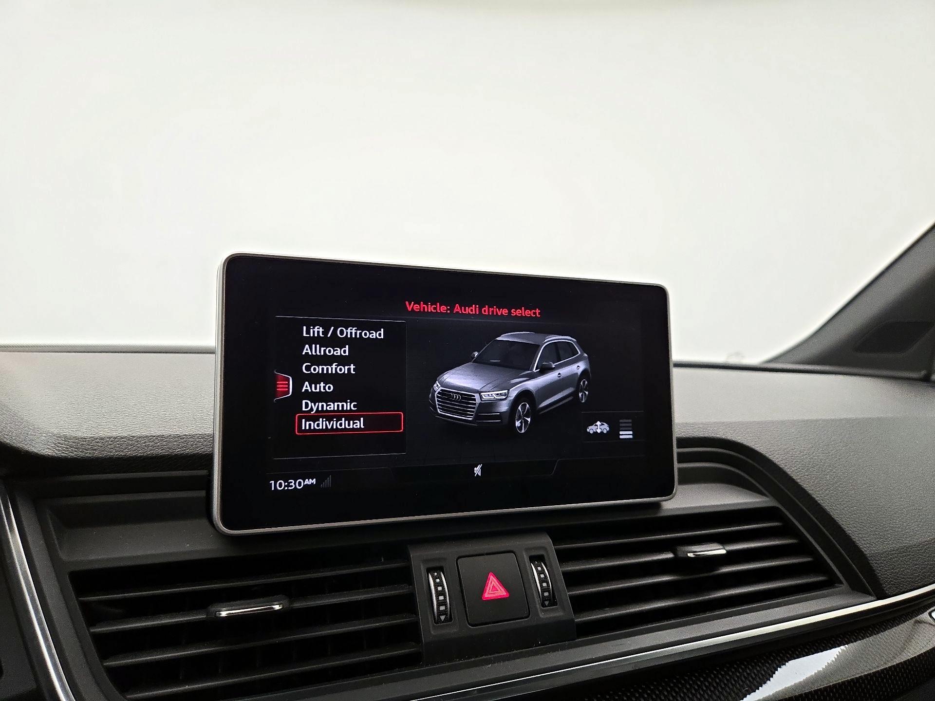 Thumbnail: 2020 Audi SQ5 - 16