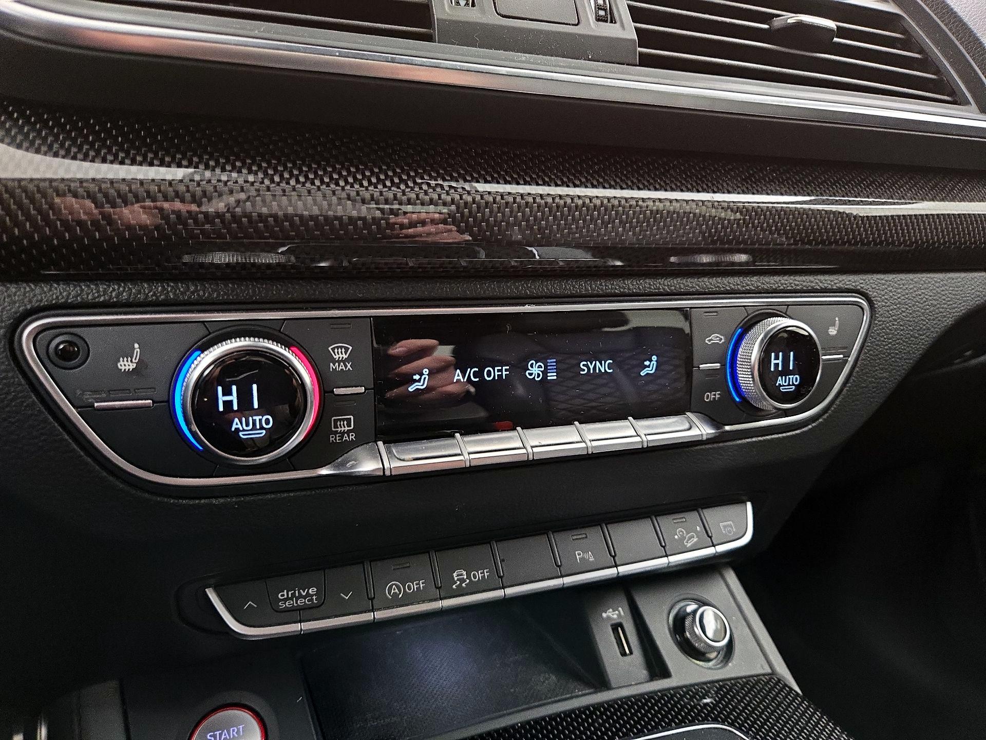 Thumbnail: 2020 Audi SQ5 - 17