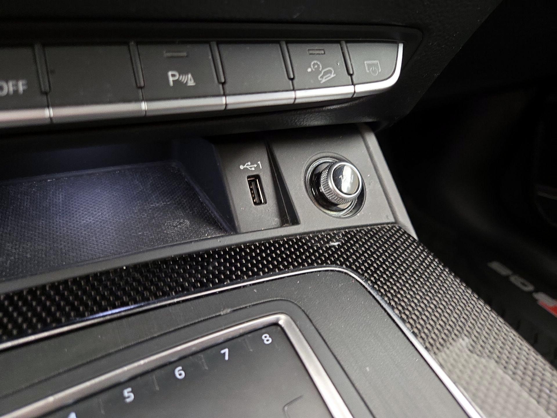 Thumbnail: 2020 Audi SQ5 - 19