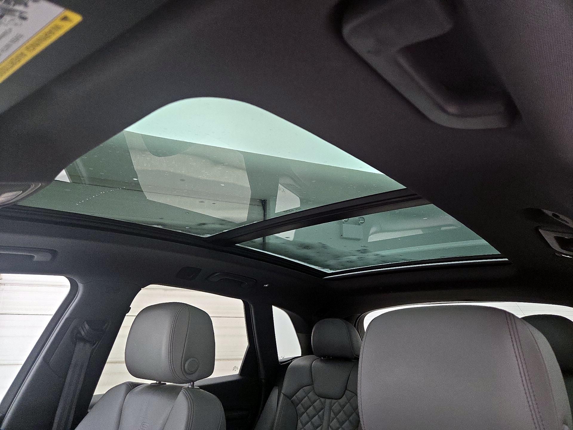 Thumbnail: 2020 Audi SQ5 - 20