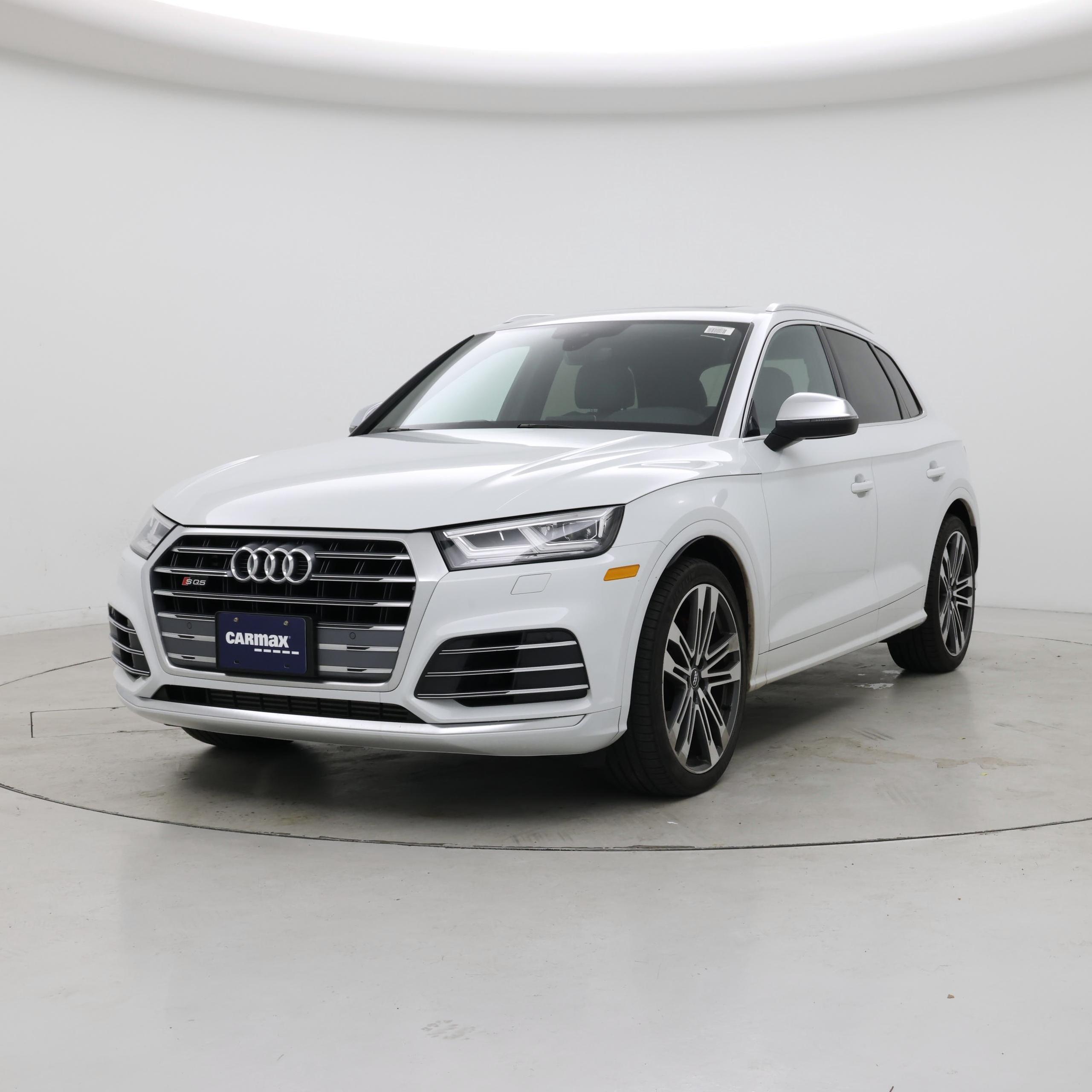 Thumbnail: 2020 Audi SQ5 - 4