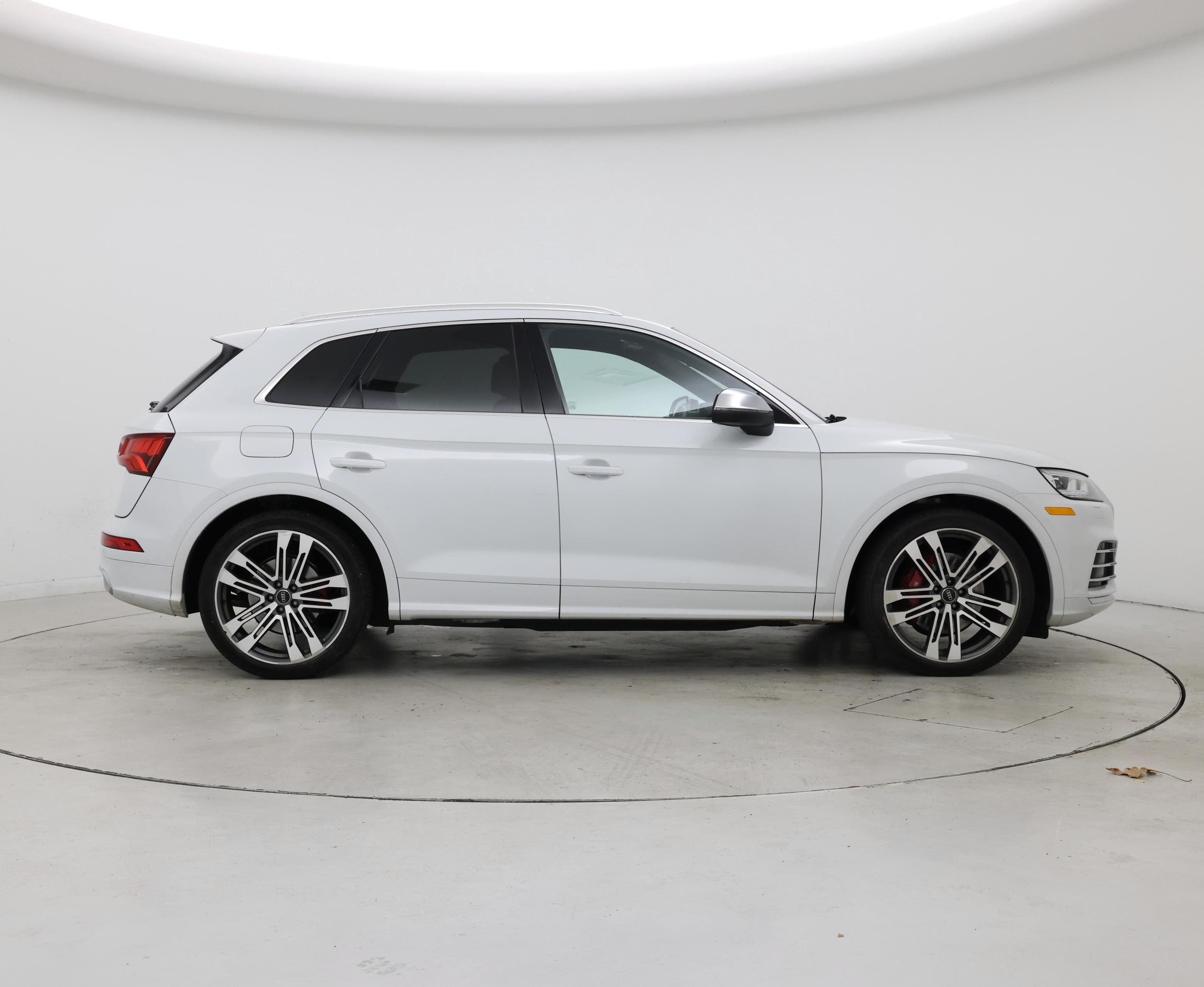 Thumbnail: 2020 Audi SQ5 - 7