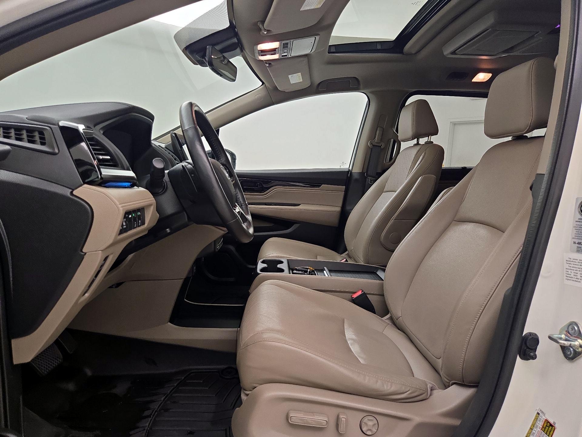 Thumbnail: 2019 Honda Odyssey - 11