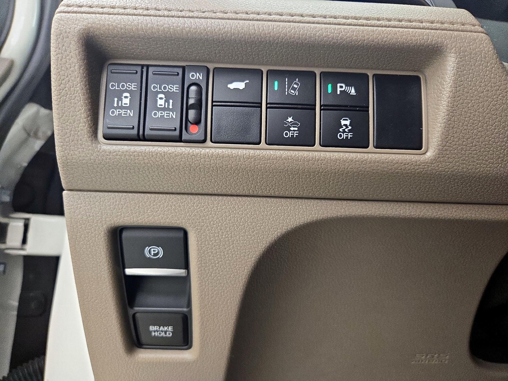 Thumbnail: 2019 Honda Odyssey - 13