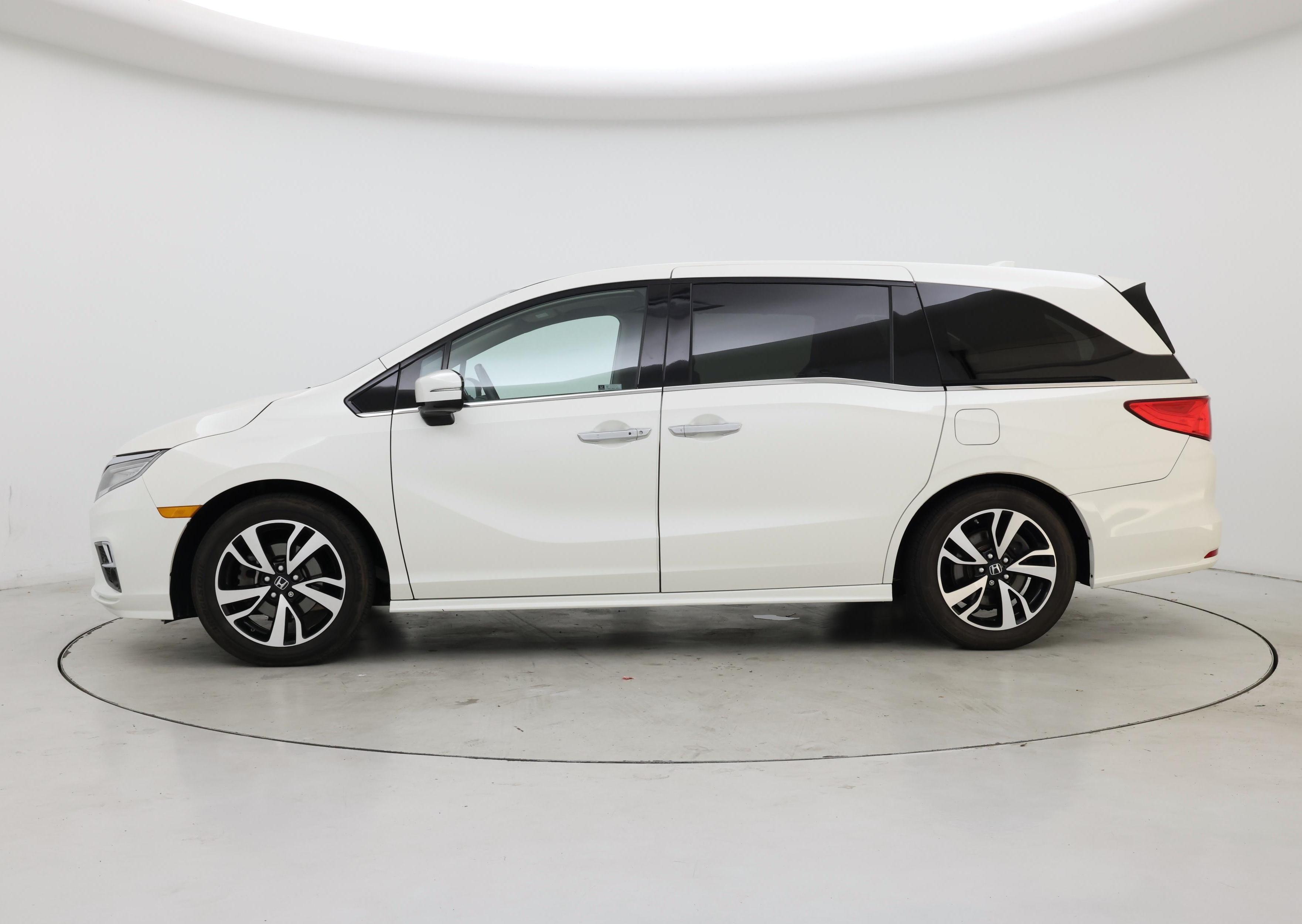 Thumbnail: 2019 Honda Odyssey - 3