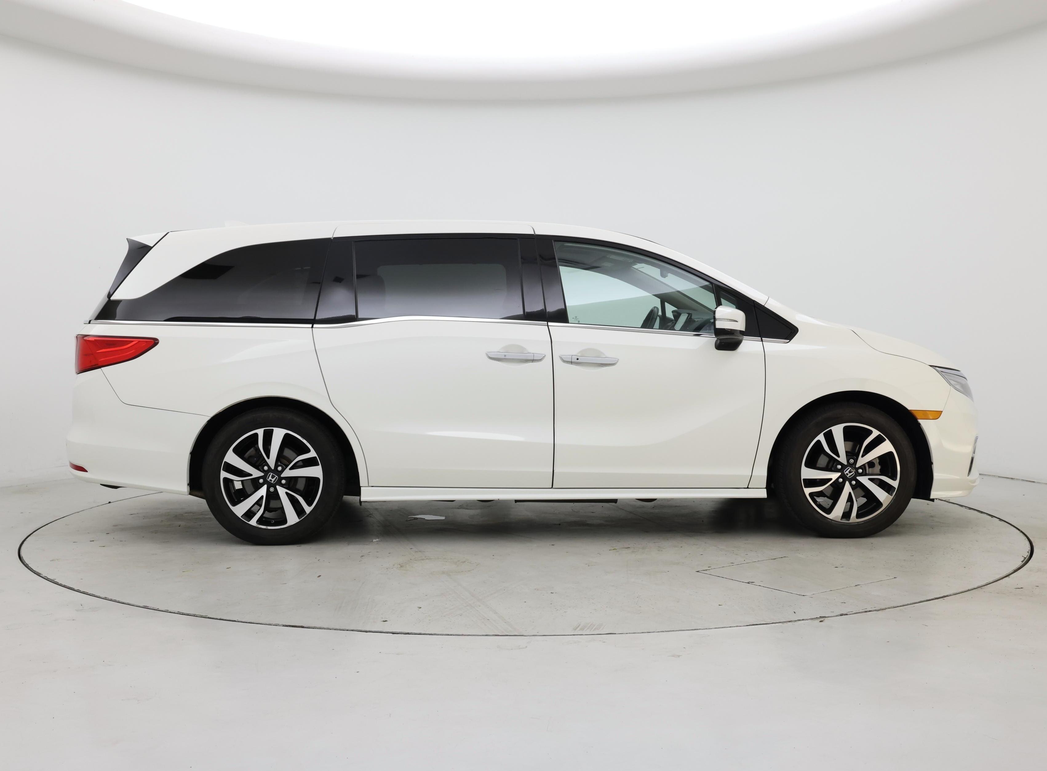 Thumbnail: 2019 Honda Odyssey - 7