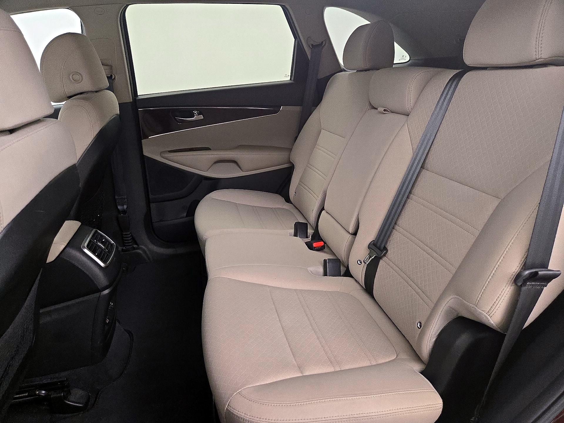 Thumbnail: 2017 Kia Sorento - 19