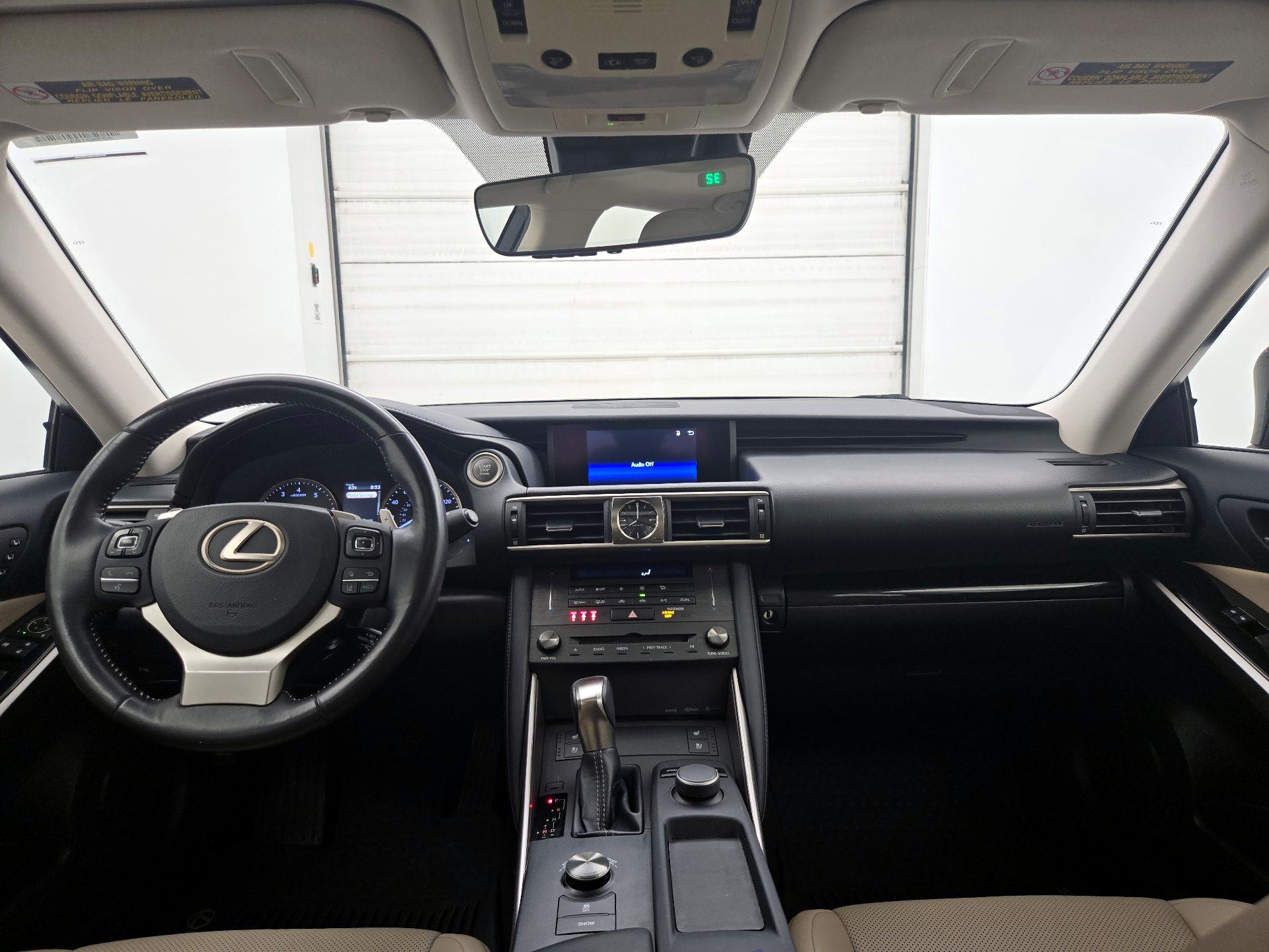 Thumbnail: 2019 Lexus IS - 9