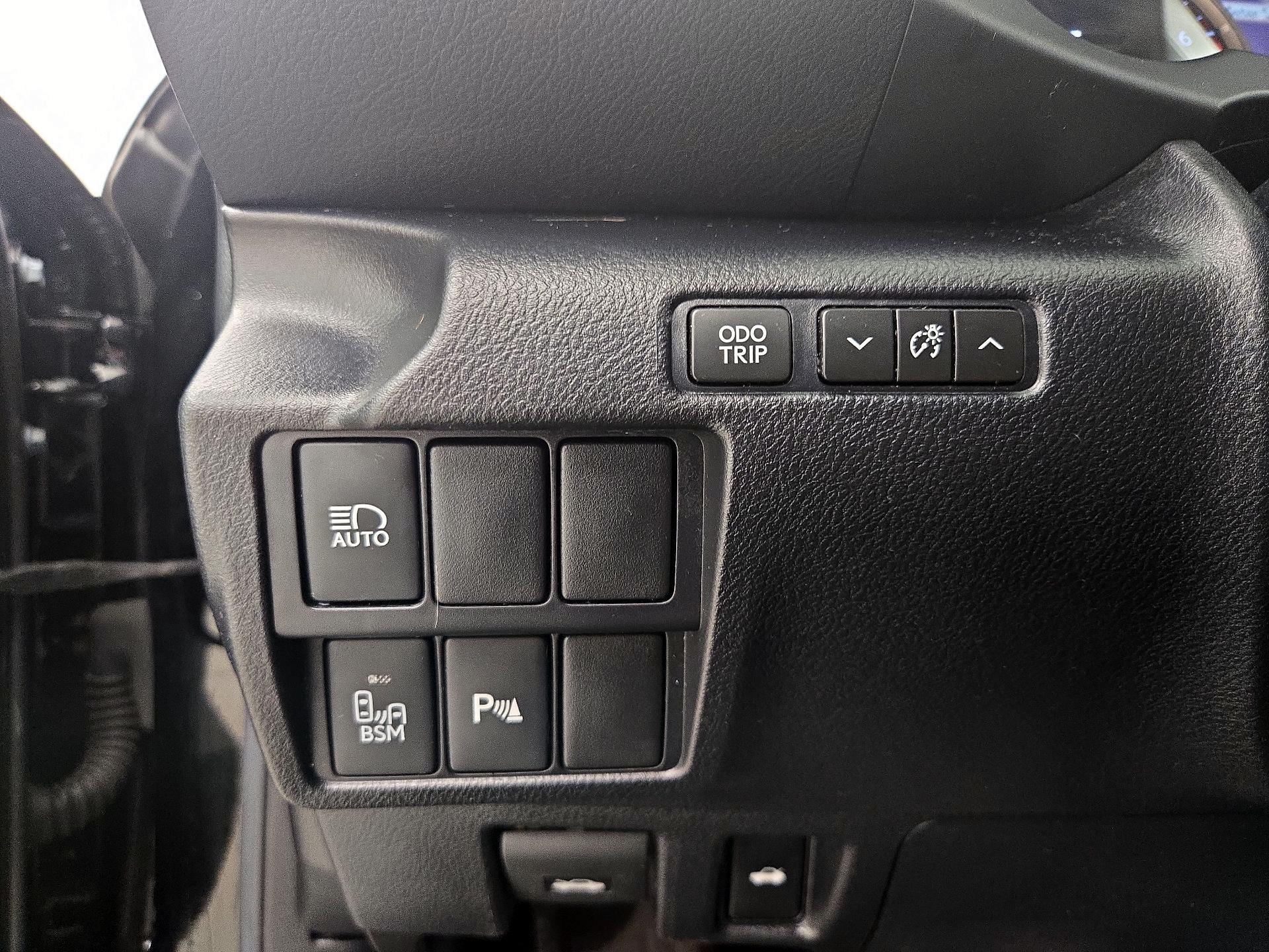 Thumbnail: 2019 Lexus IS - 13