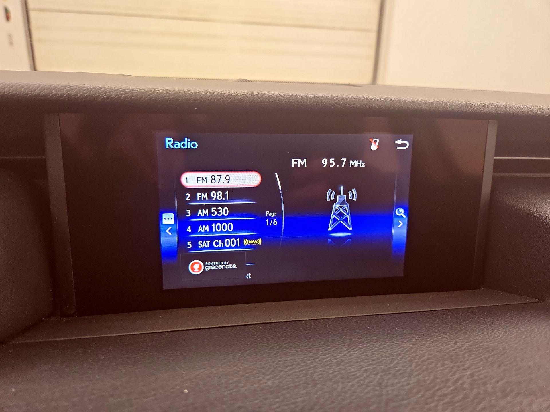 Thumbnail: 2019 Lexus IS - 15