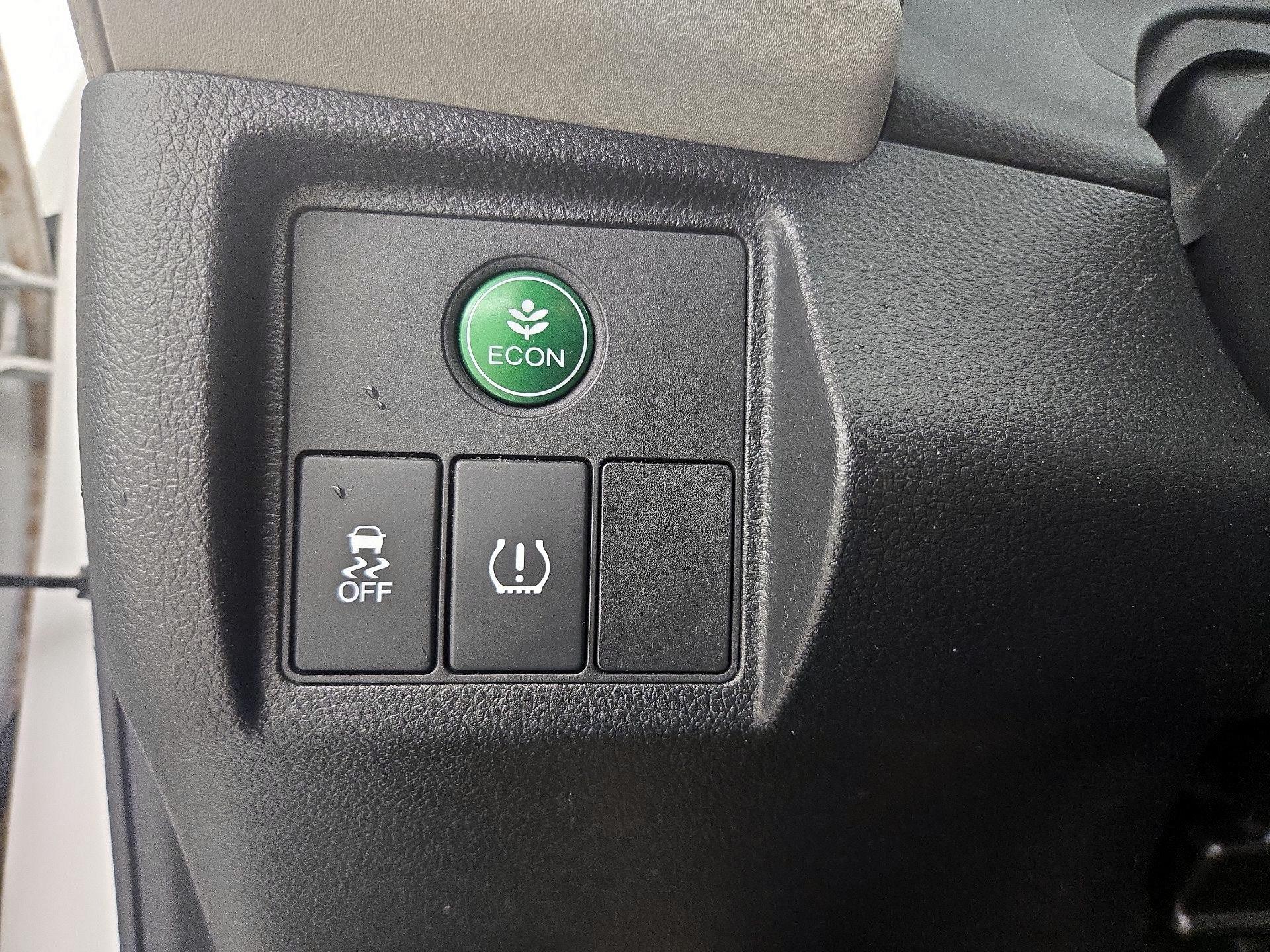 Thumbnail: 2016 Honda HR-V - 13