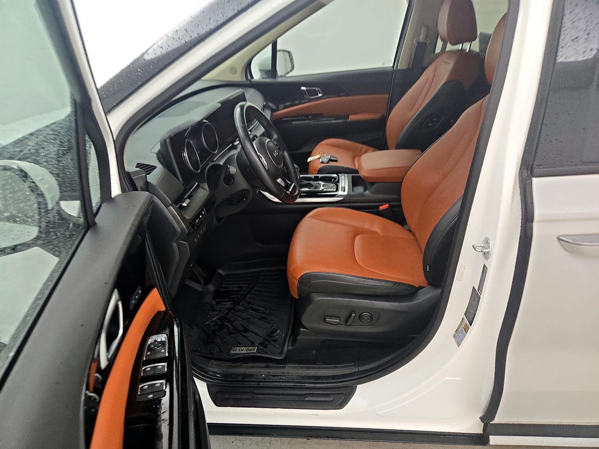 Thumbnail: 2022 Kia Carnival - 11