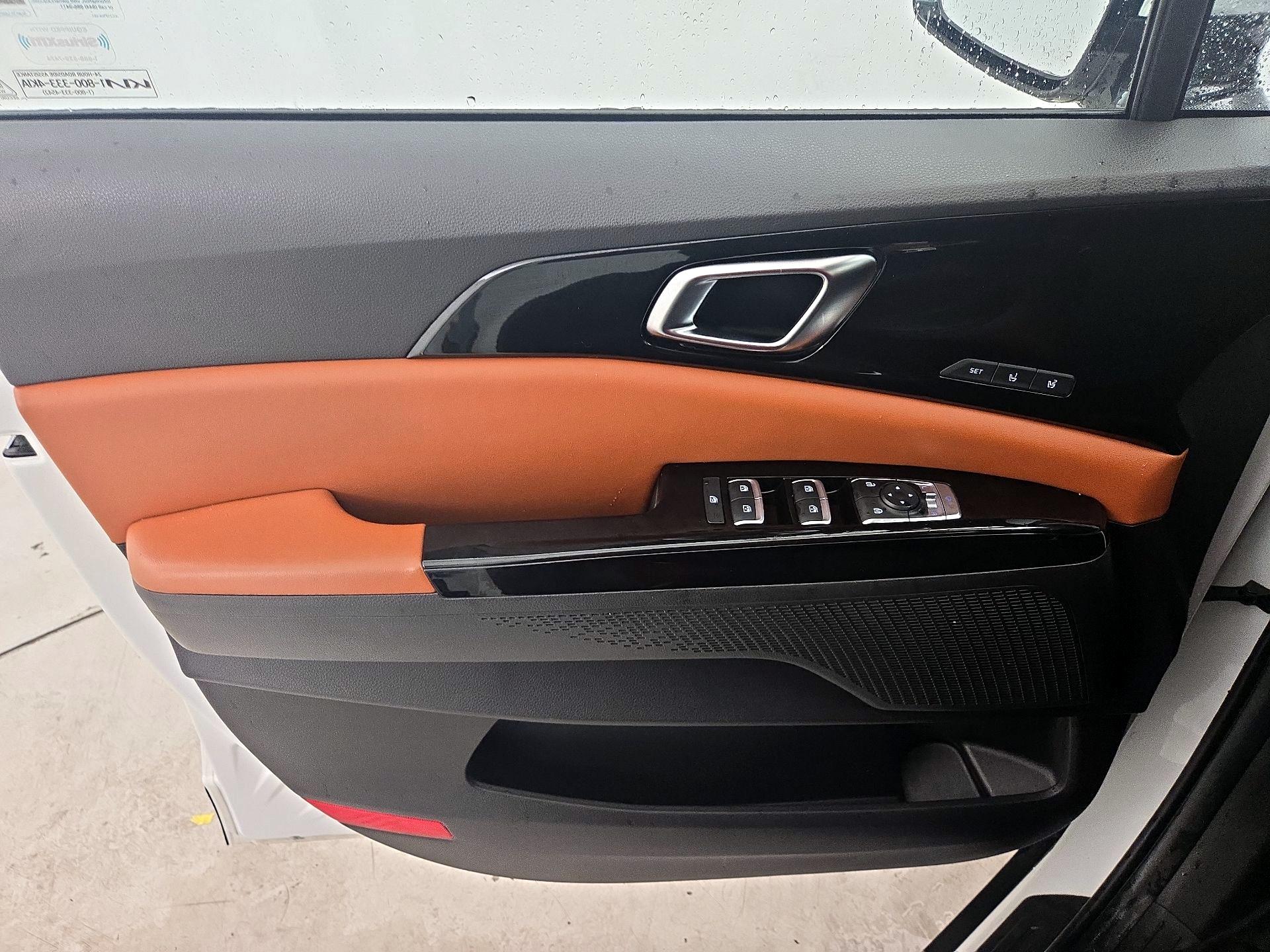 Thumbnail: 2022 Kia Carnival - 12