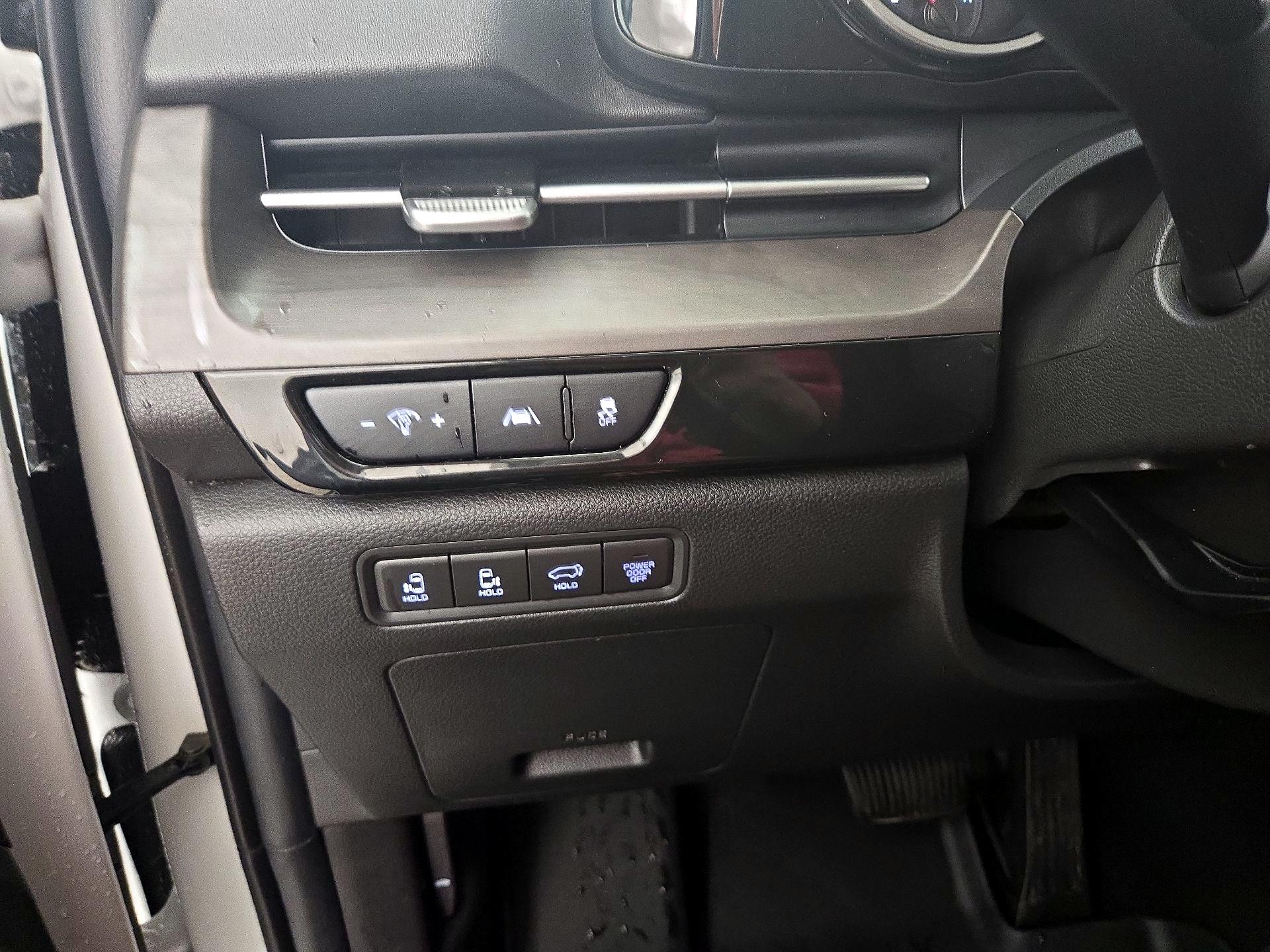 Thumbnail: 2022 Kia Carnival - 13