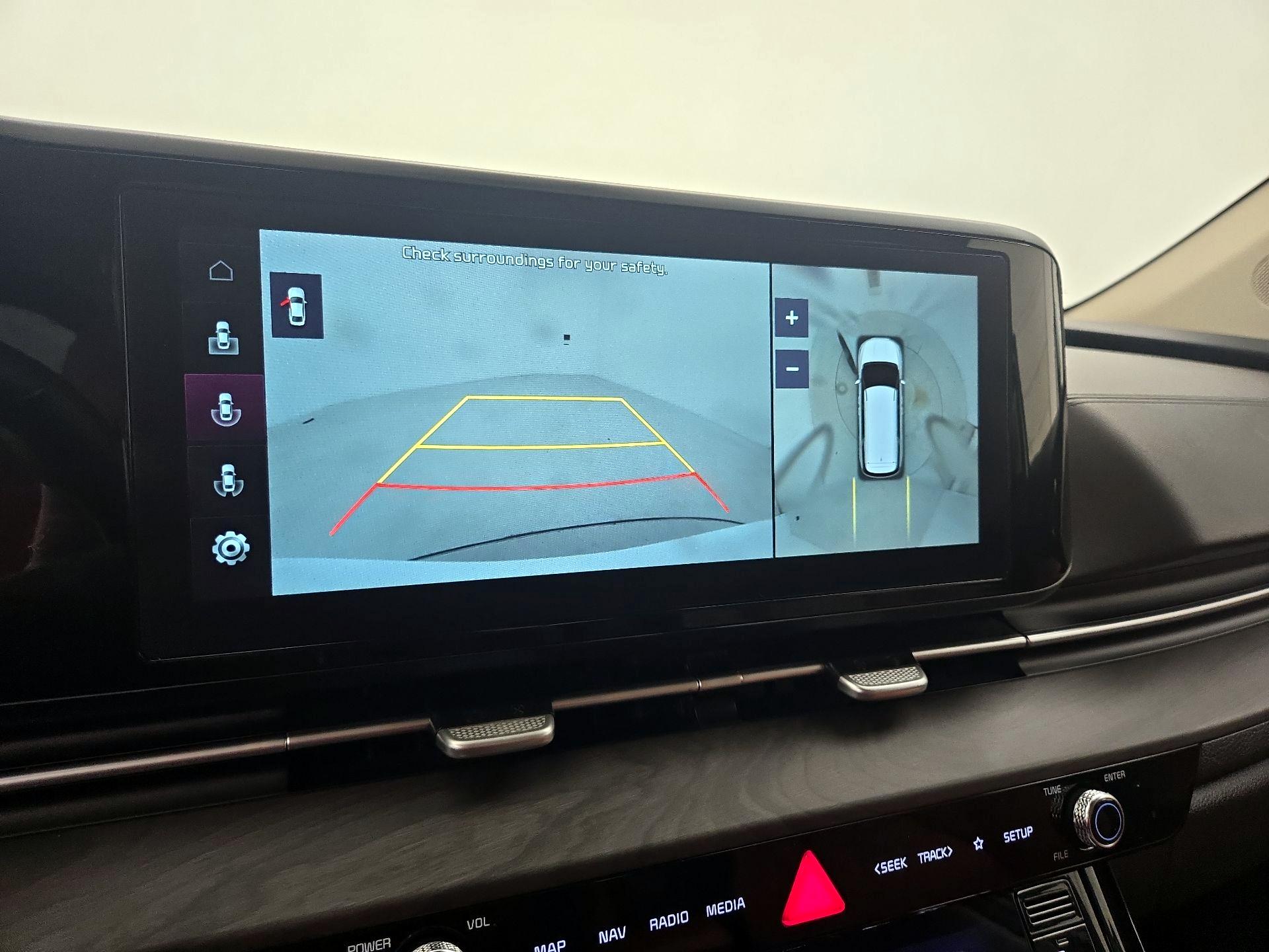 Thumbnail: 2022 Kia Carnival - 14