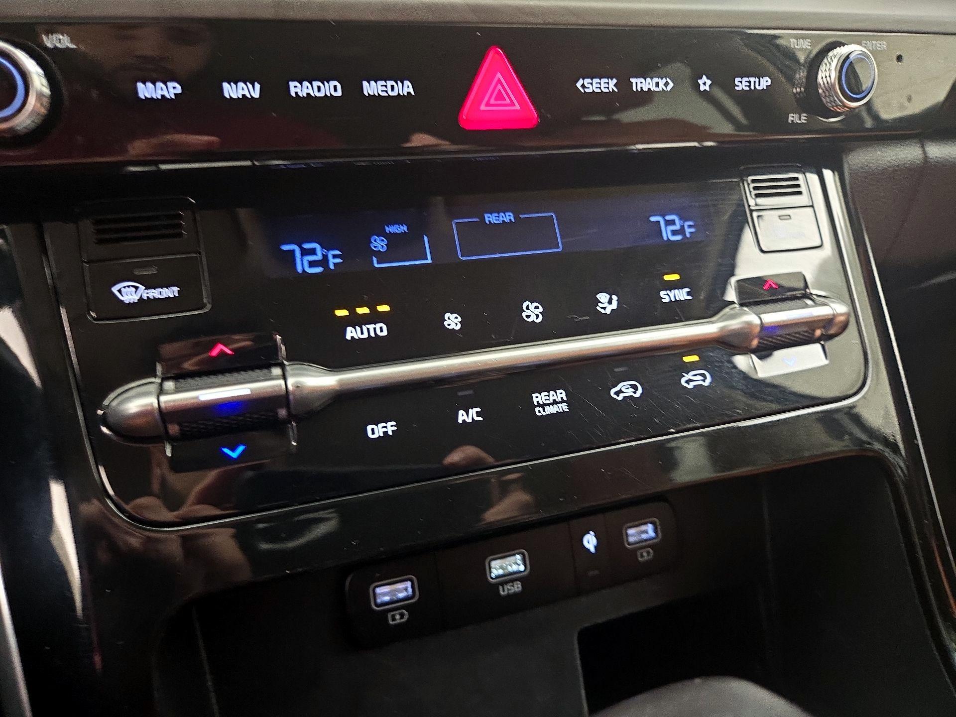 Thumbnail: 2022 Kia Carnival - 16