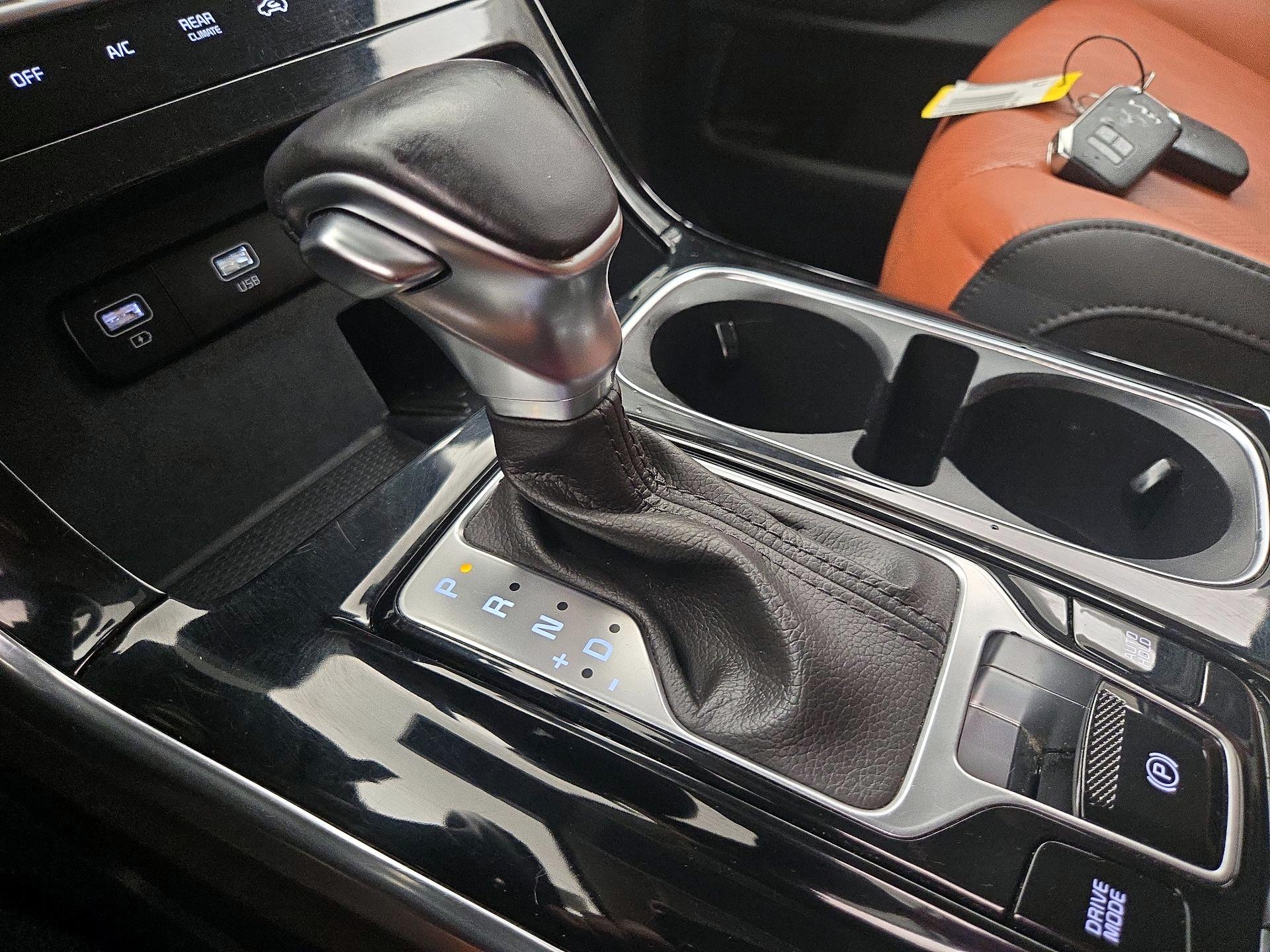 Thumbnail: 2022 Kia Carnival - 17