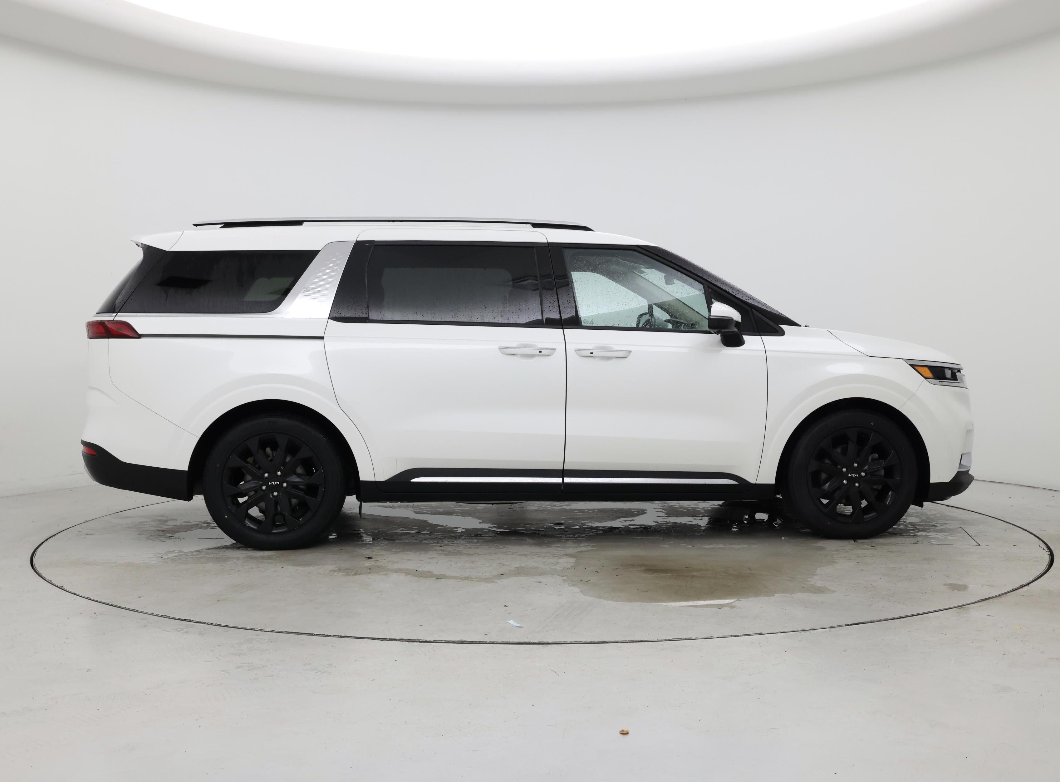 Thumbnail: 2022 Kia Carnival - 7