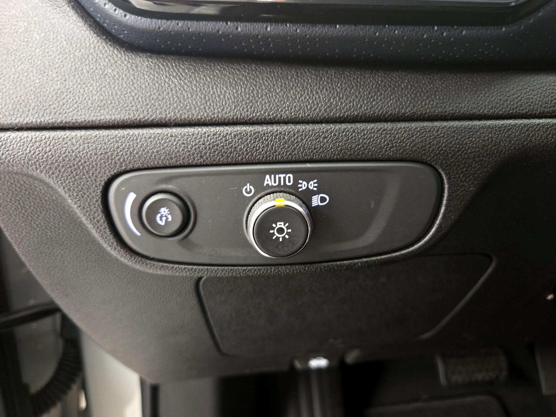 Thumbnail: 2023 Chevrolet Bolt EUV - 13