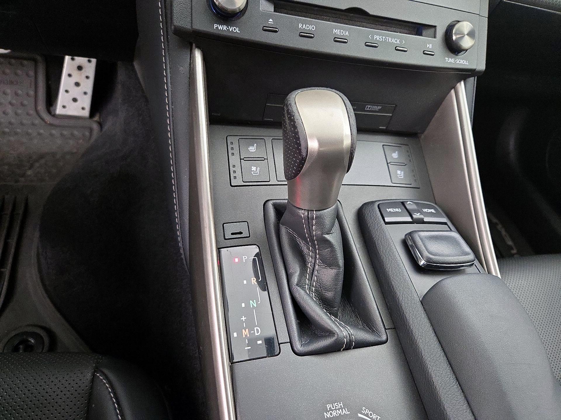 Thumbnail: 2016 Lexus IS - 18