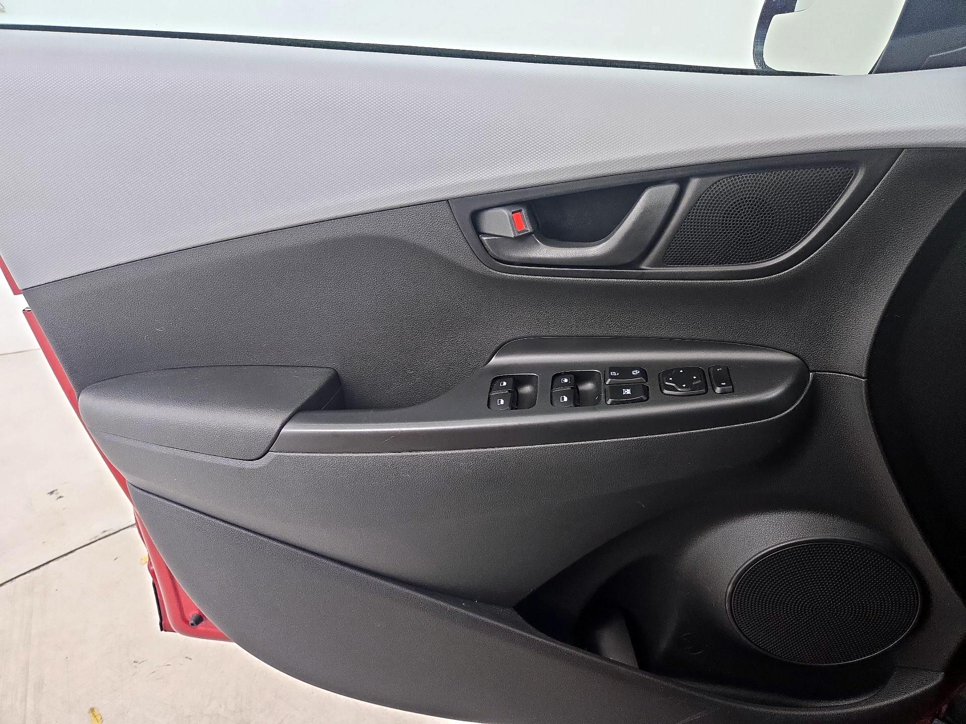 Thumbnail: 2020 Hyundai Kona - 12