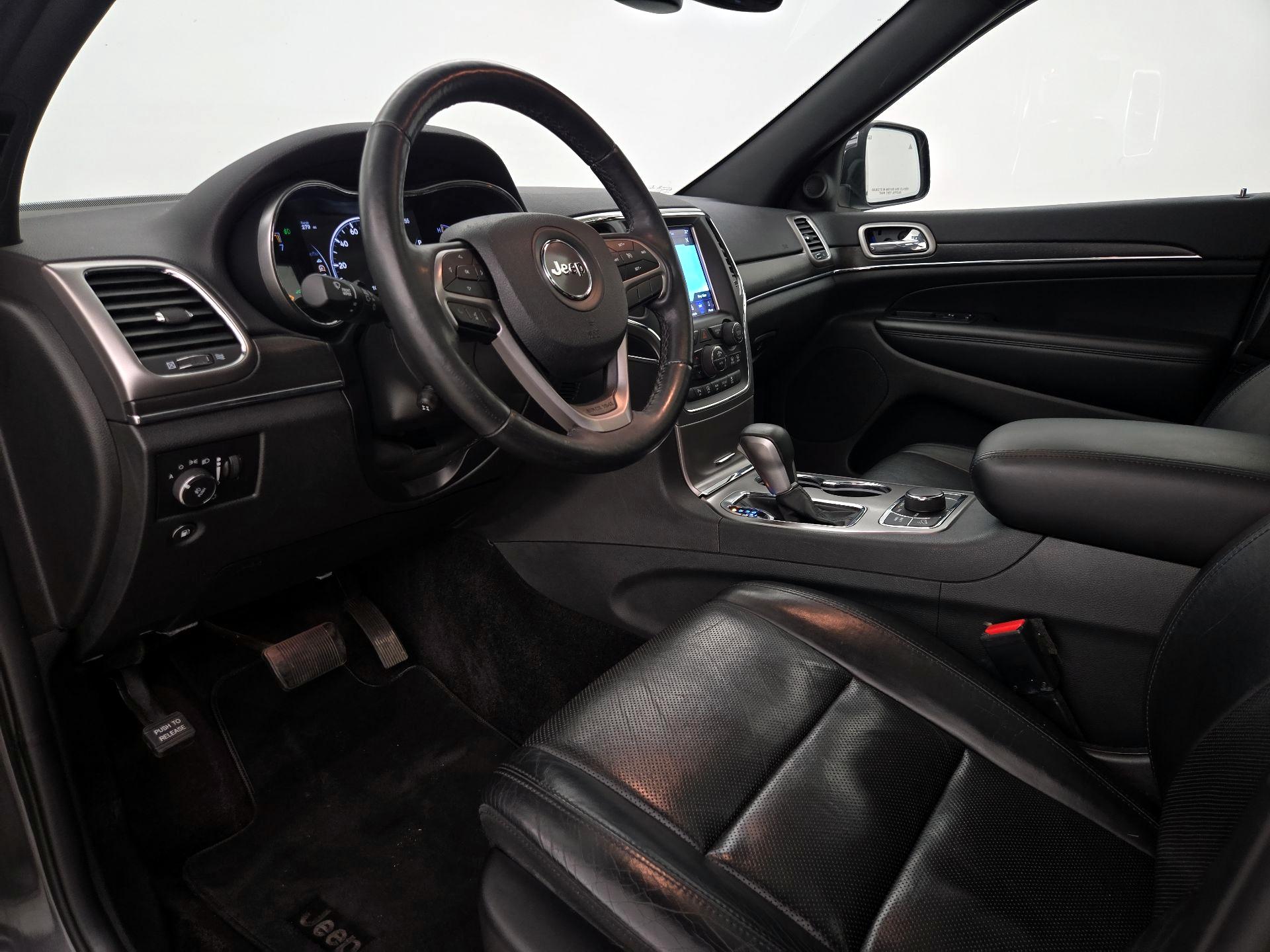 Thumbnail: 2018 Jeep Grand Cherokee - 11
