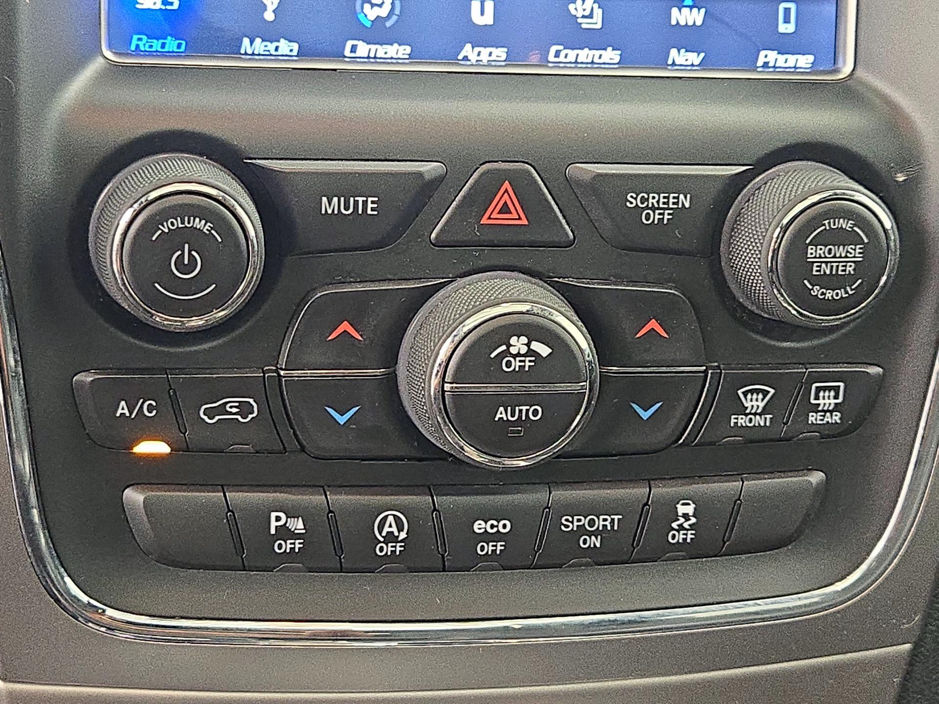 Thumbnail: 2018 Jeep Grand Cherokee - 17