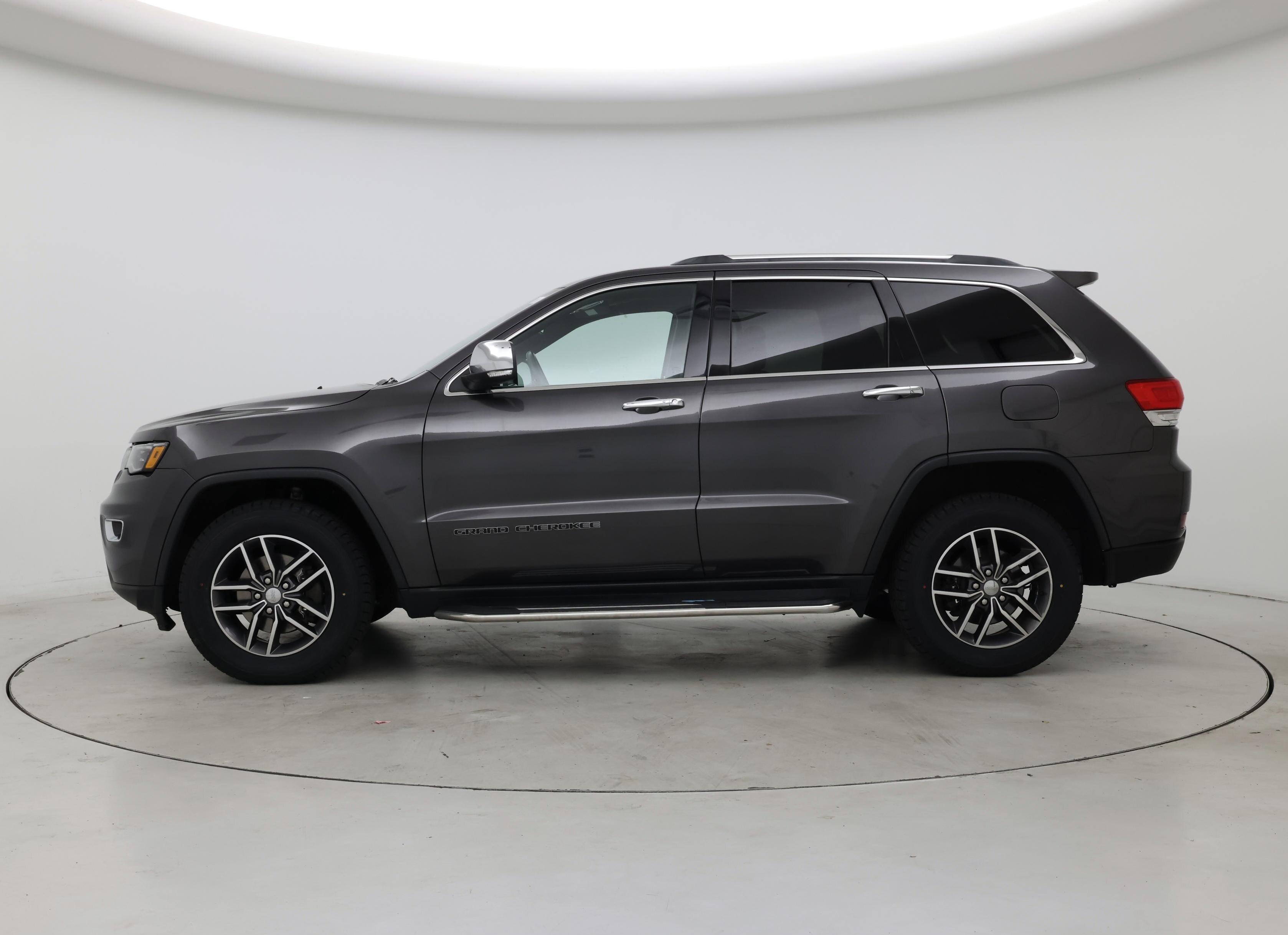 Thumbnail: 2018 Jeep Grand Cherokee - 3