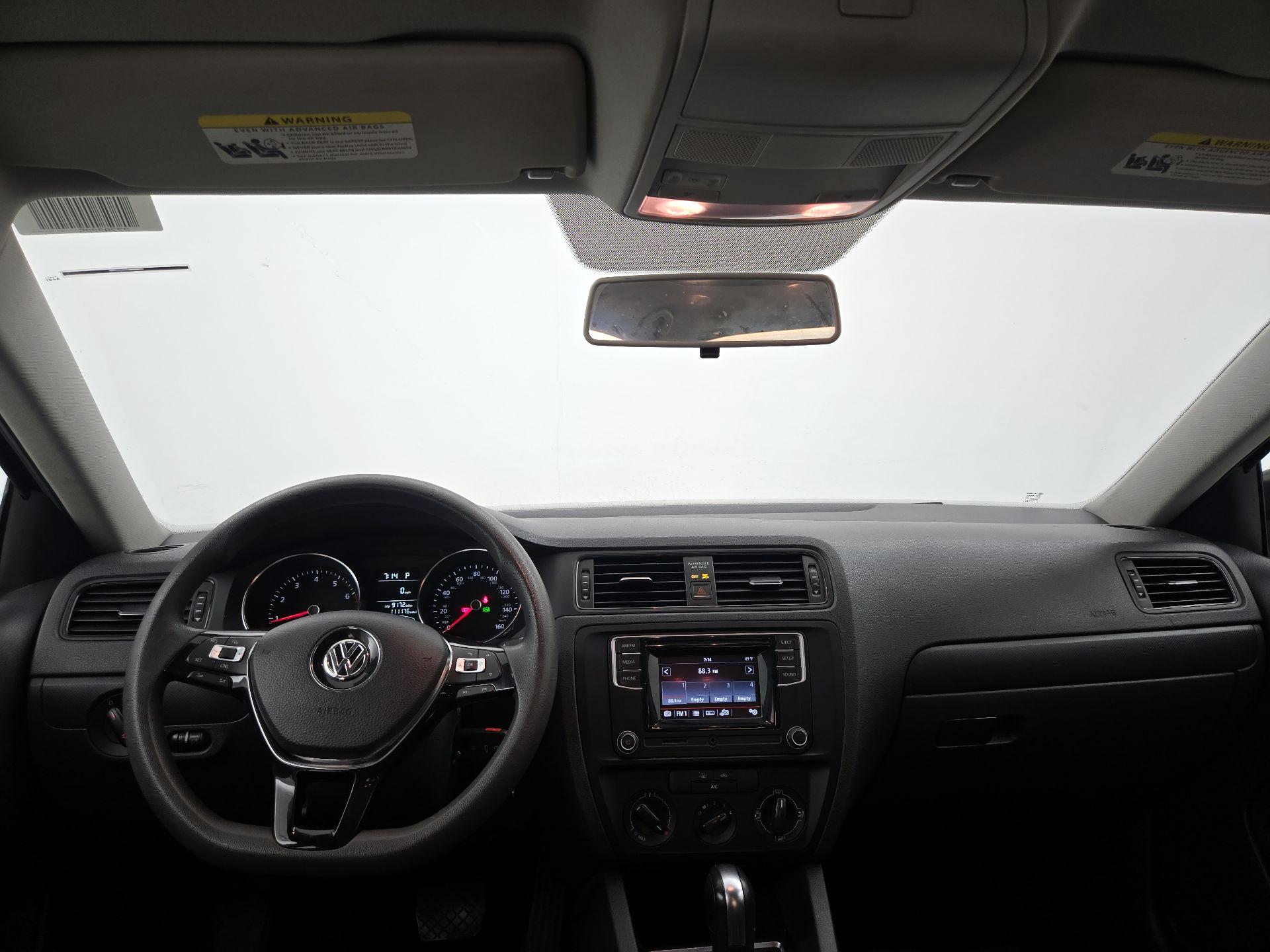 Thumbnail: 2016 Volkswagen Jetta - 9