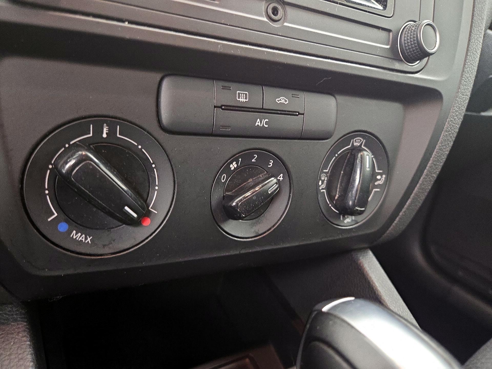 Thumbnail: 2016 Volkswagen Jetta - 15