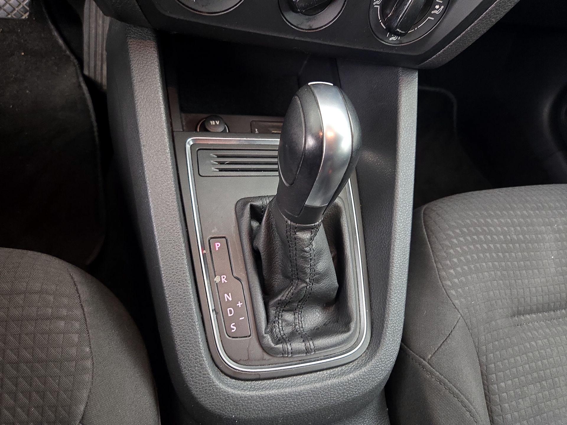 Thumbnail: 2016 Volkswagen Jetta - 16