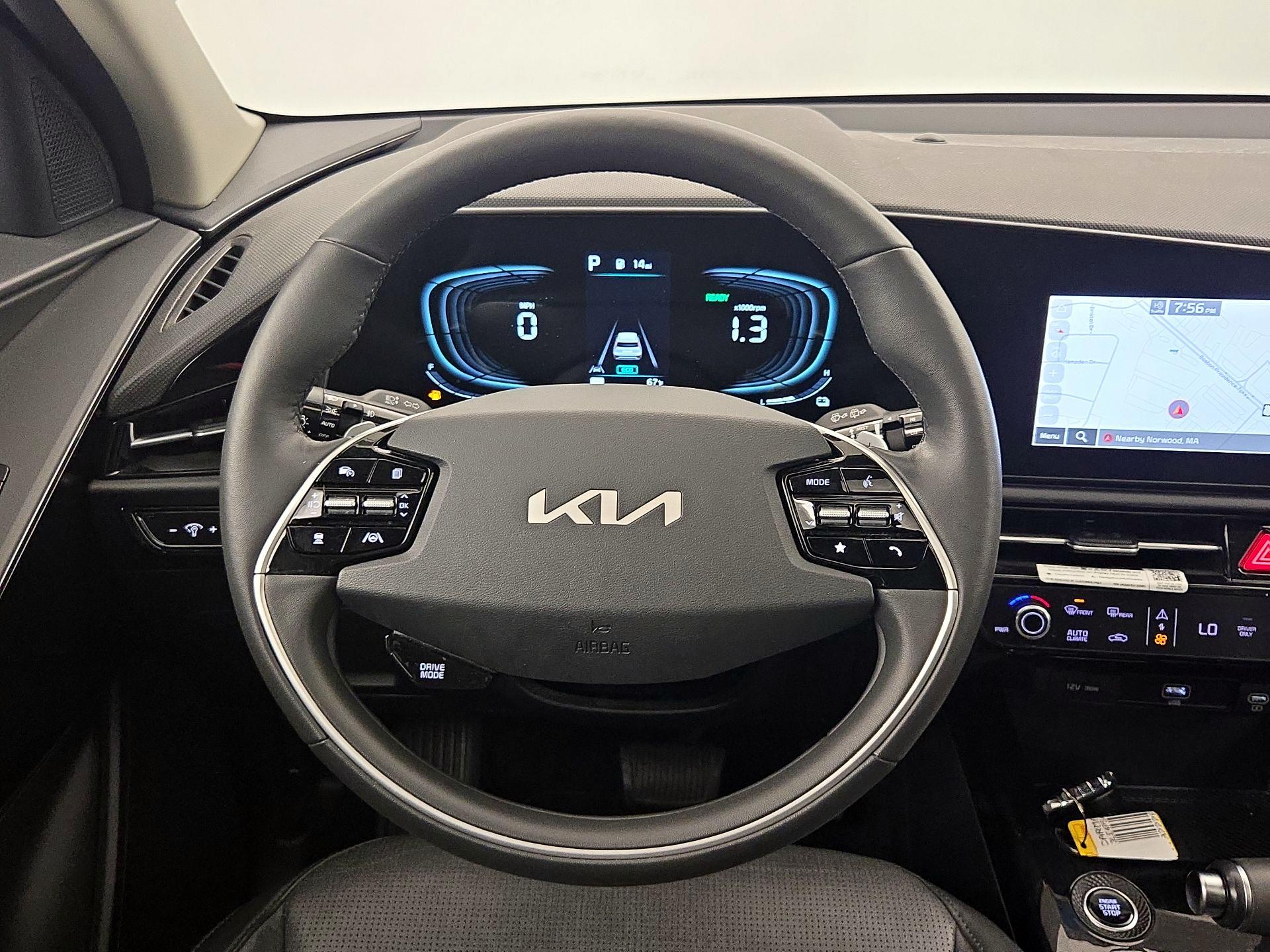 Thumbnail: 2023 Kia Niro - 10
