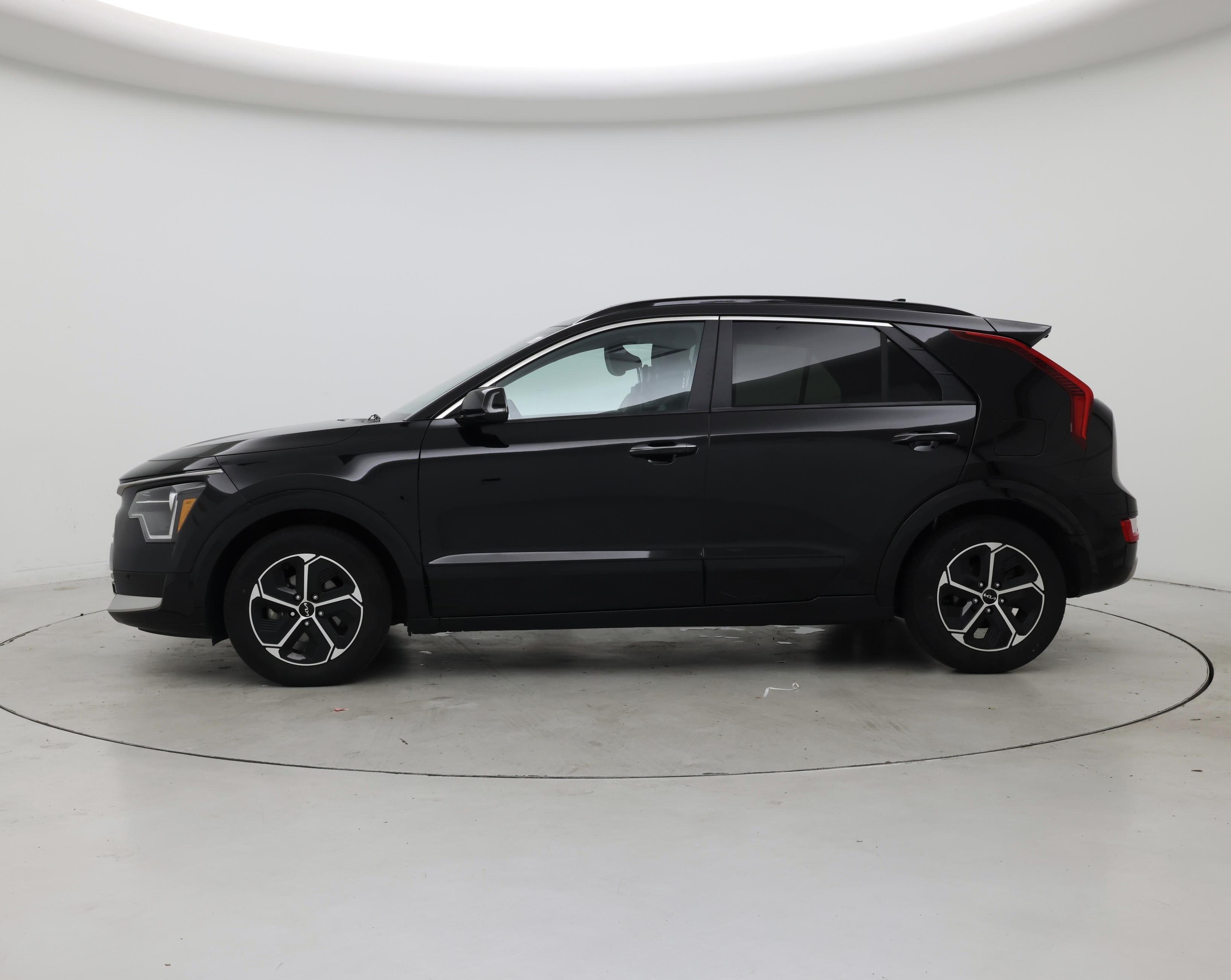 Thumbnail: 2023 Kia Niro - 3