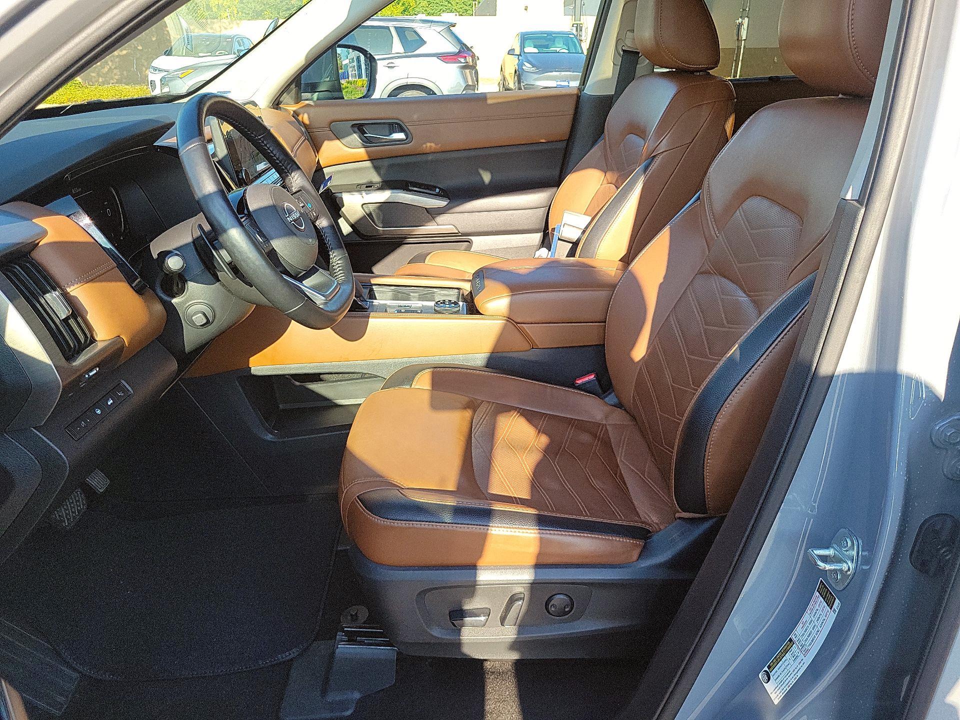 Thumbnail: 2023 Nissan Pathfinder - 9