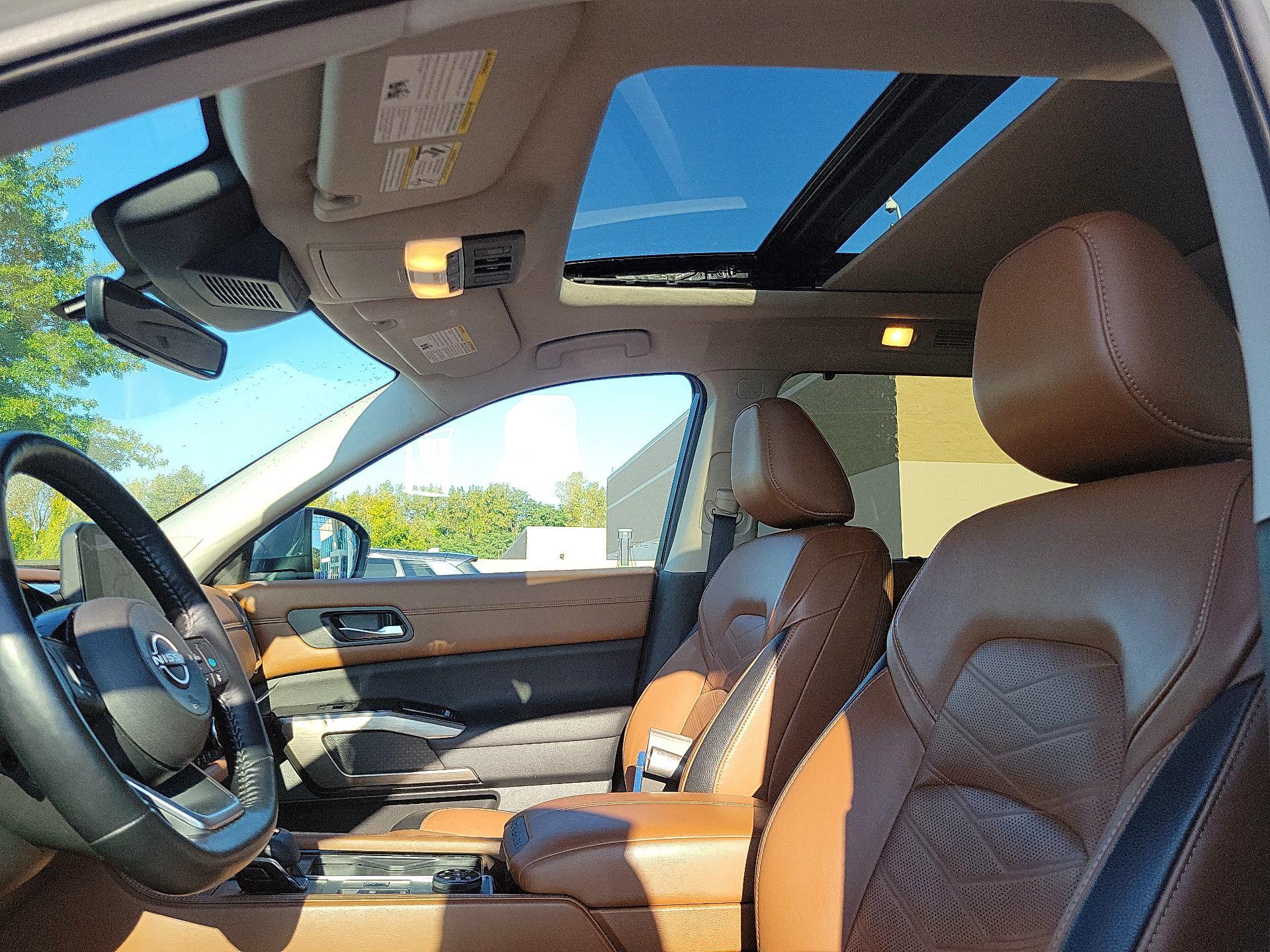 Thumbnail: 2023 Nissan Pathfinder - 18