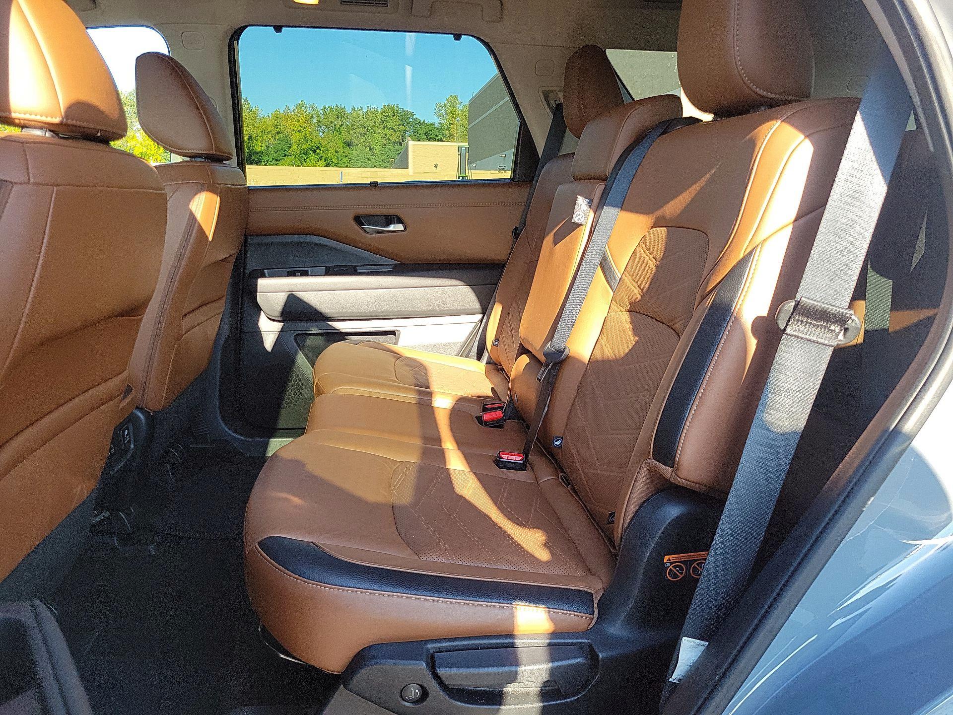 Thumbnail: 2023 Nissan Pathfinder - 19