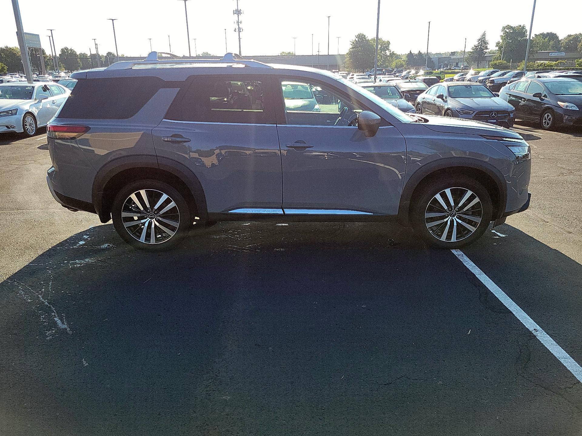 Thumbnail: 2023 Nissan Pathfinder - 4