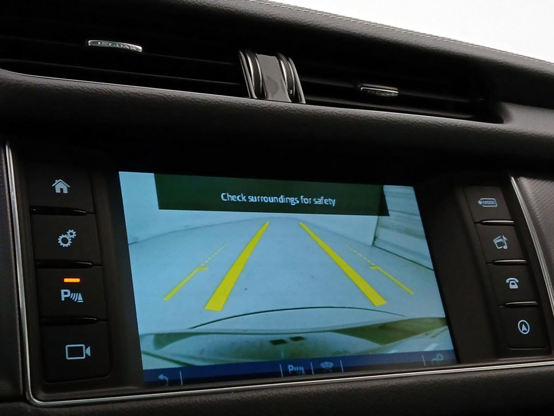 Thumbnail: 2016 Jaguar XF - 14